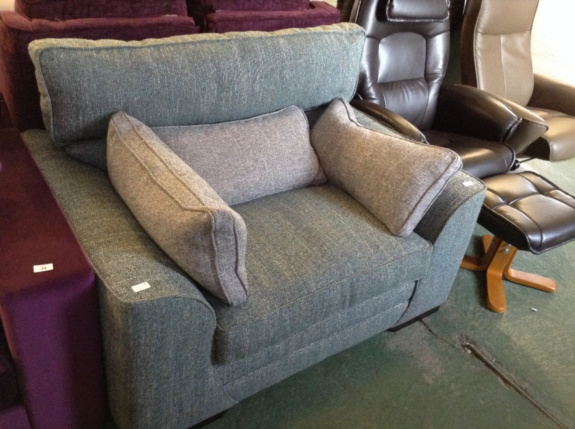 GREEN SNUG CHAIR (5505)