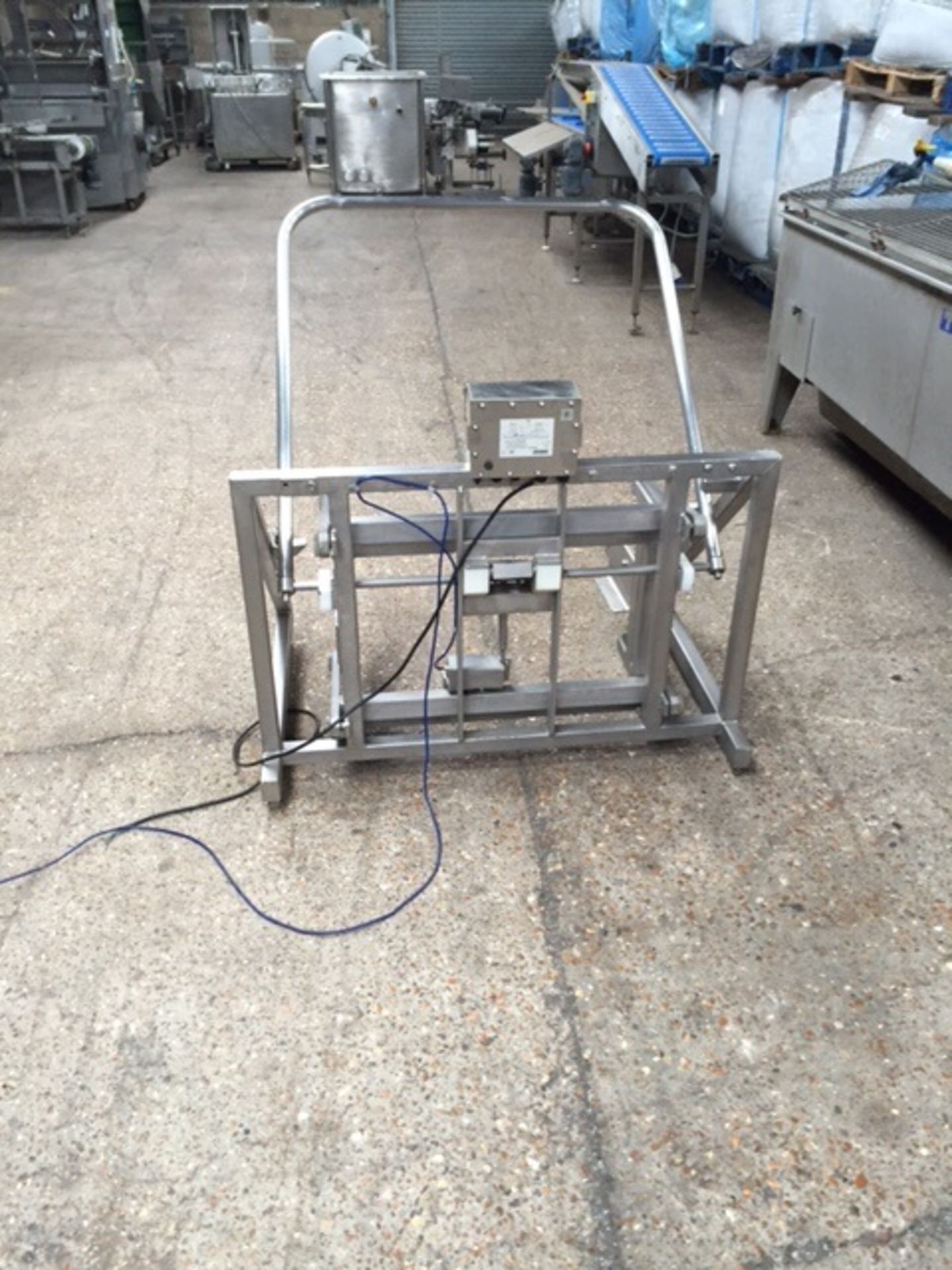 TOTE BIN WEIGHING SCALES - Image 3 of 5