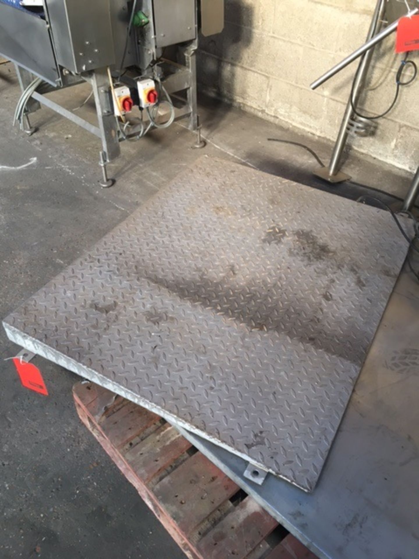 METAL RAMP PLATE FOR LOT 57 AVERY BERKEL