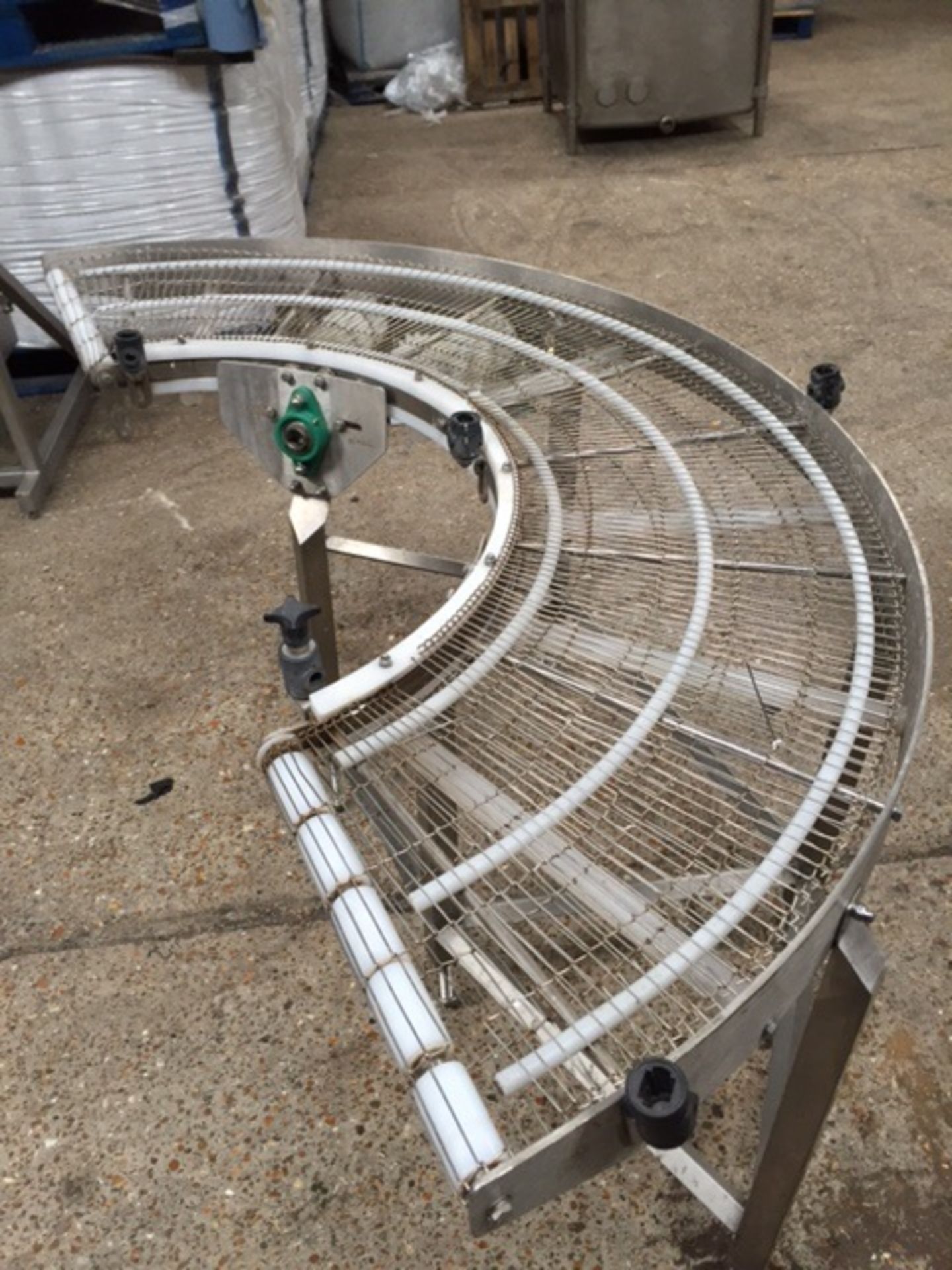 WIRE MESH CONVEYOR HALF MOON SHAPE 44CM WIDE - Image 3 of 4