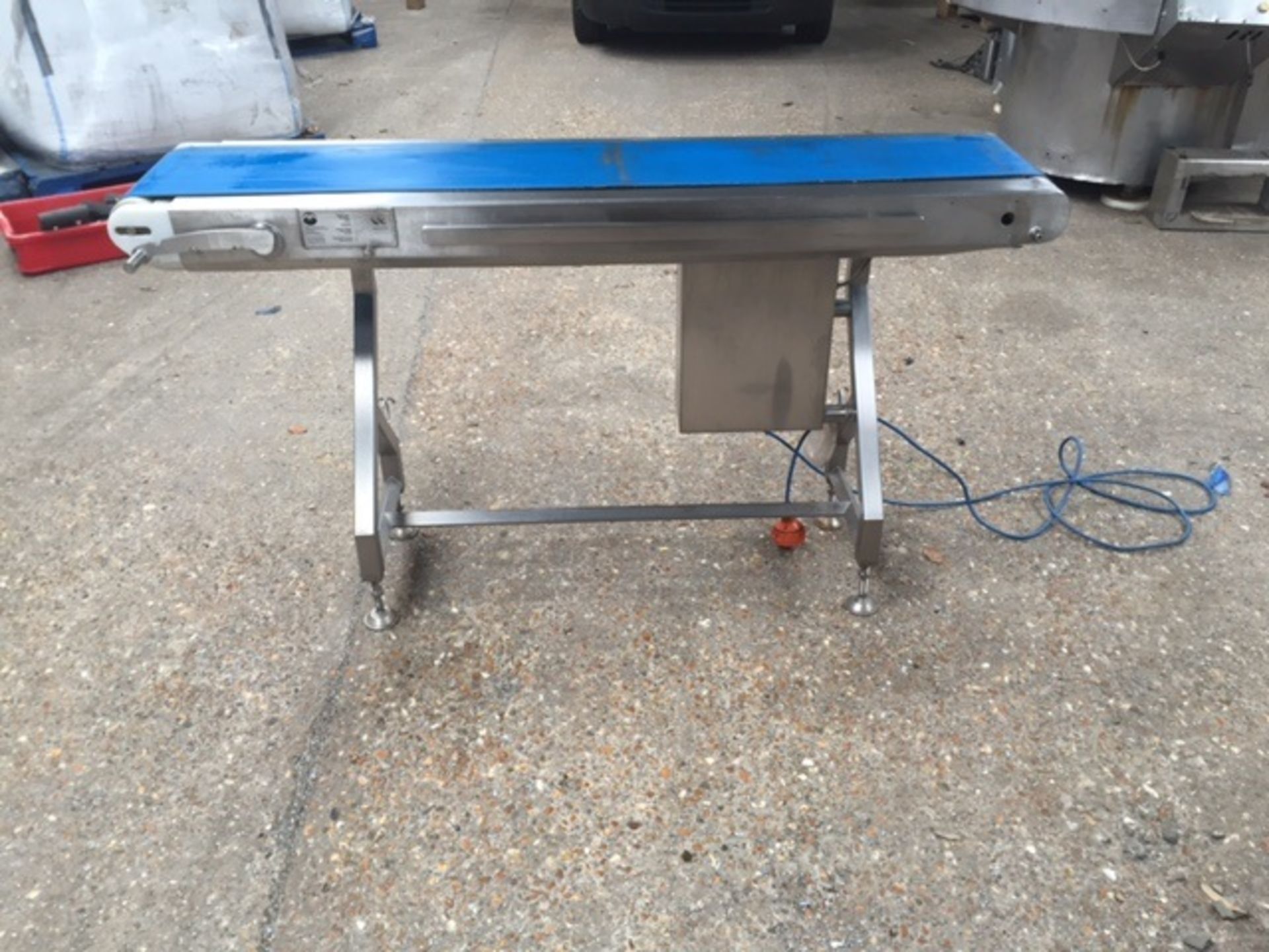 MILLITEC TRANSFER CONVEYOR SINGLE PHASE 1.55.M X 39 CM BELT WIDTH 25 CM - Image 2 of 5