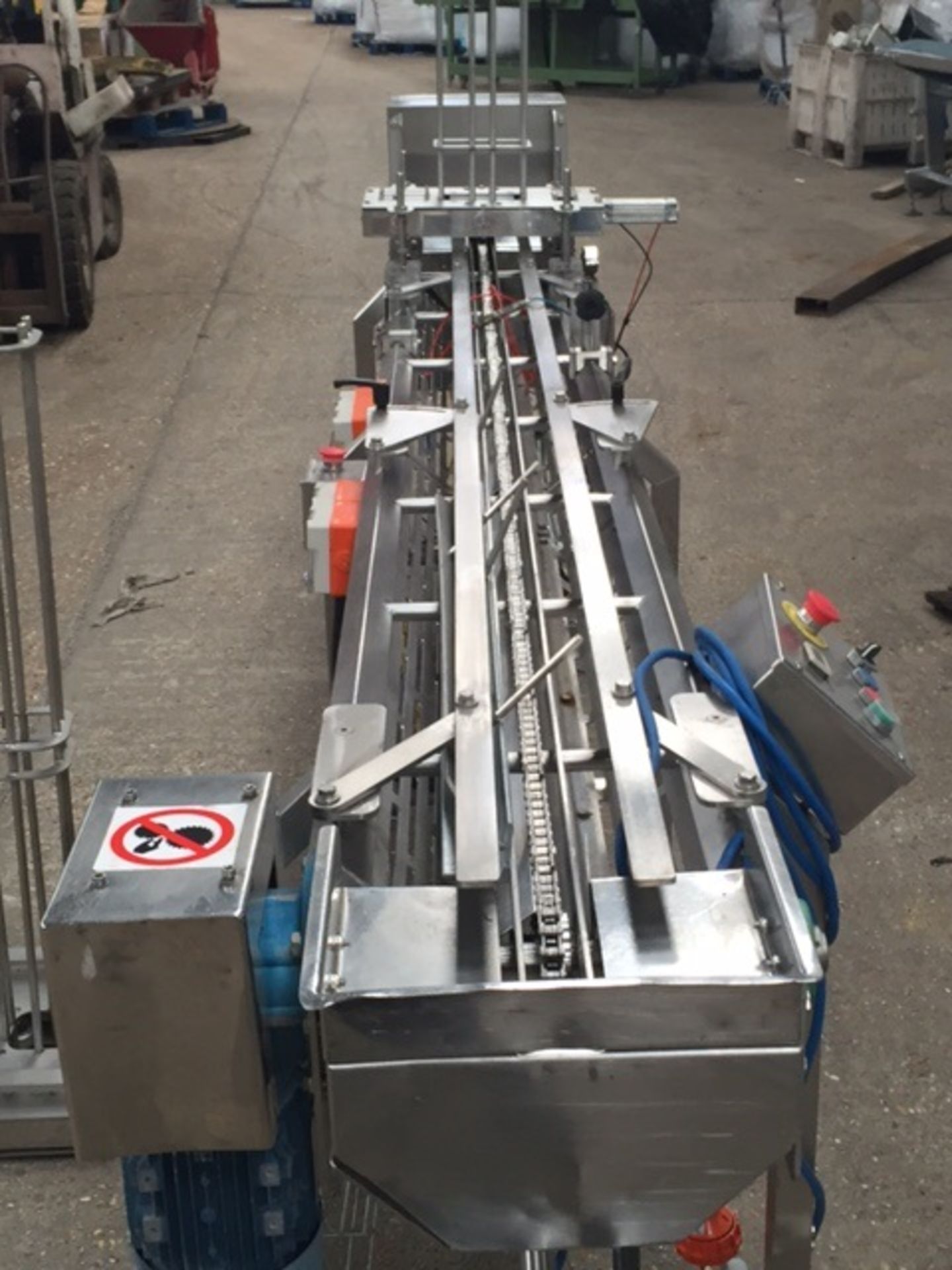 WIN YARD TRAY/POT CONVEYOR WITH TWO DENESTERS SINGLE PHASE VARIABLE SPEED - Image 2 of 7