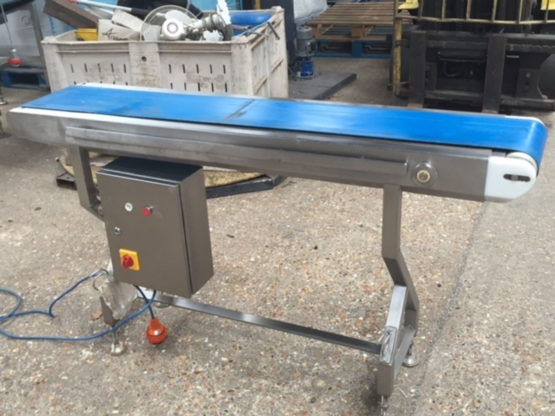 MILLITEC TRANSFER CONVEYOR SINGLE PHASE 1.55.M X 39 CM BELT WIDTH 25 CM - Image 4 of 5