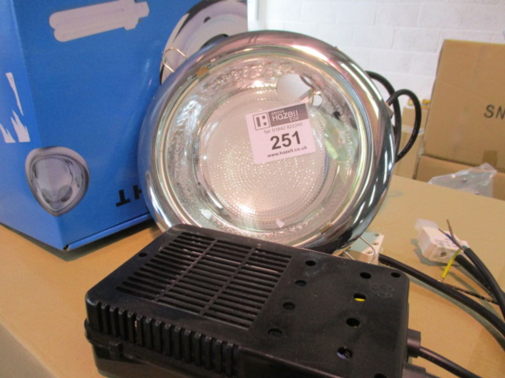 32 X P/C P/L DOWNLIGHT 2 X 26W INC BALLASTS