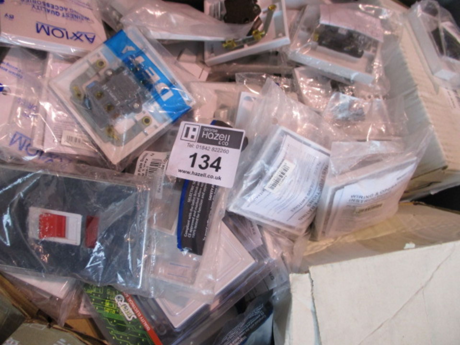 BOX OF MIXED ELECTRICALS