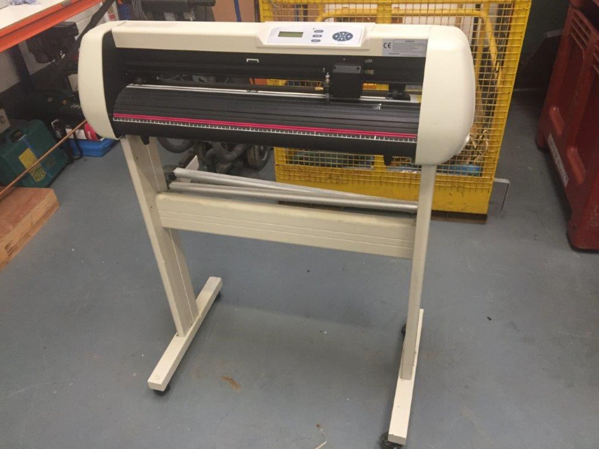 SC-631E PLOTTER CUTTER 700MM WIDE ON STAND