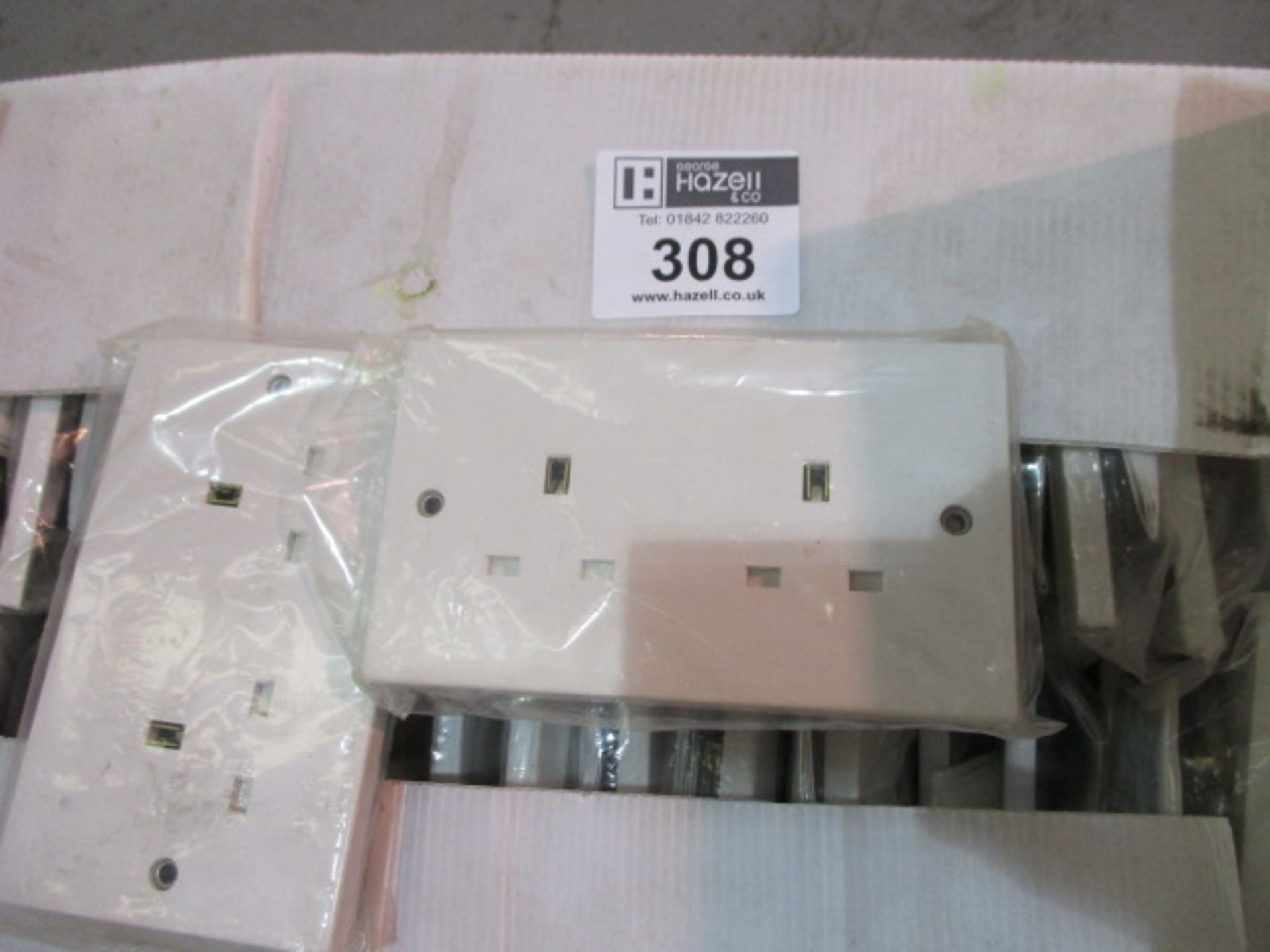 BOX OF 2 GANG SOCKETS UNSWITCHED