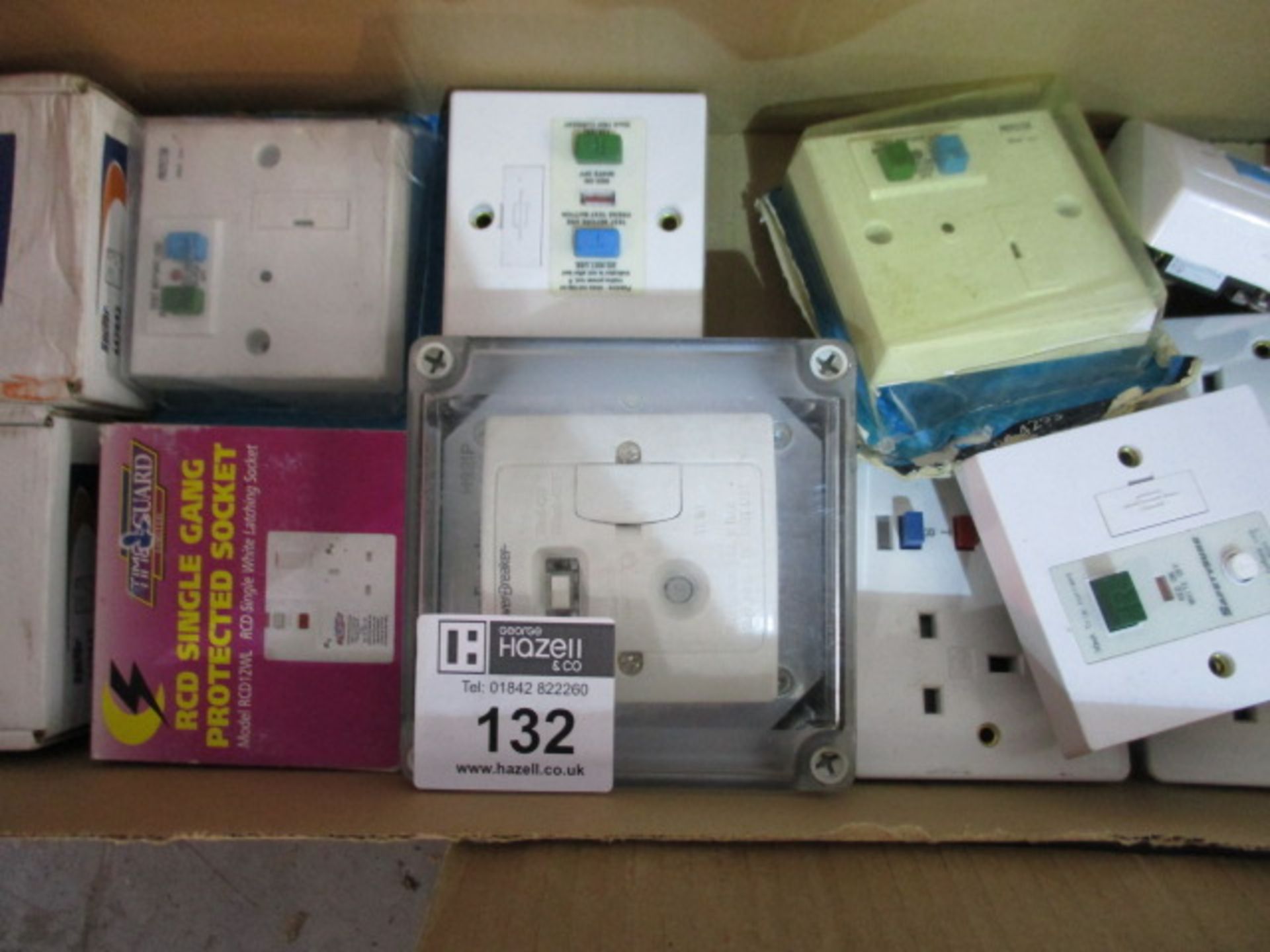 BOX OF MIXED RCD SOCKETS AND SPURS