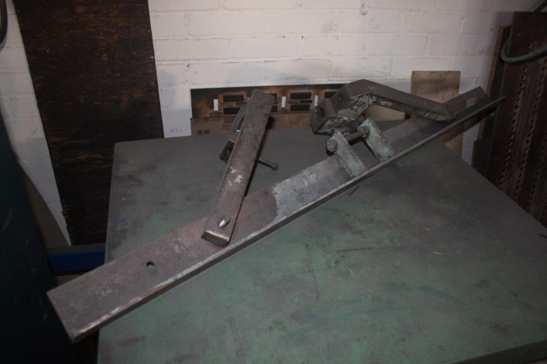 EDWARDS TRUE CUT 2.5/1250 DD 1.25M GUILOTINE # 74C/38876 C/W OUT FEED GUARDS - Image 2 of 3