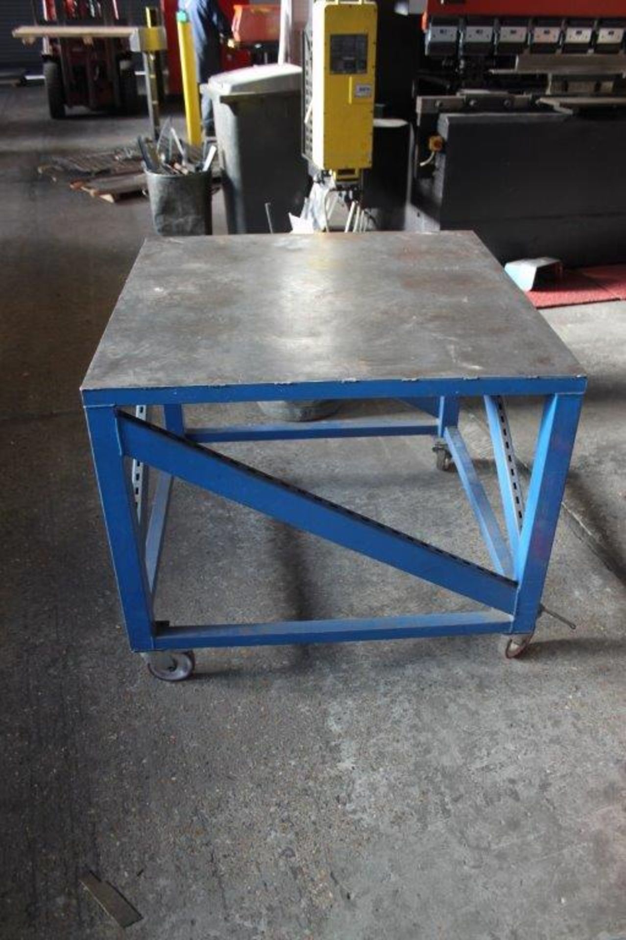 1000MM X 1000MM STEEL BENCHES ON WHEELS