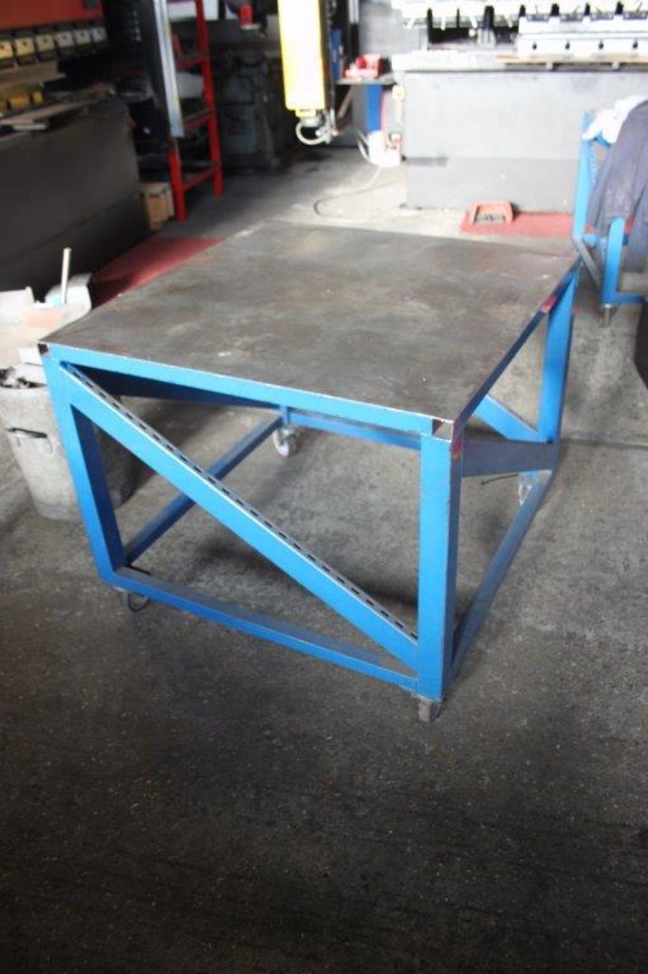 1000MM X 1000MM STEEL BENCHES ON WHEELS