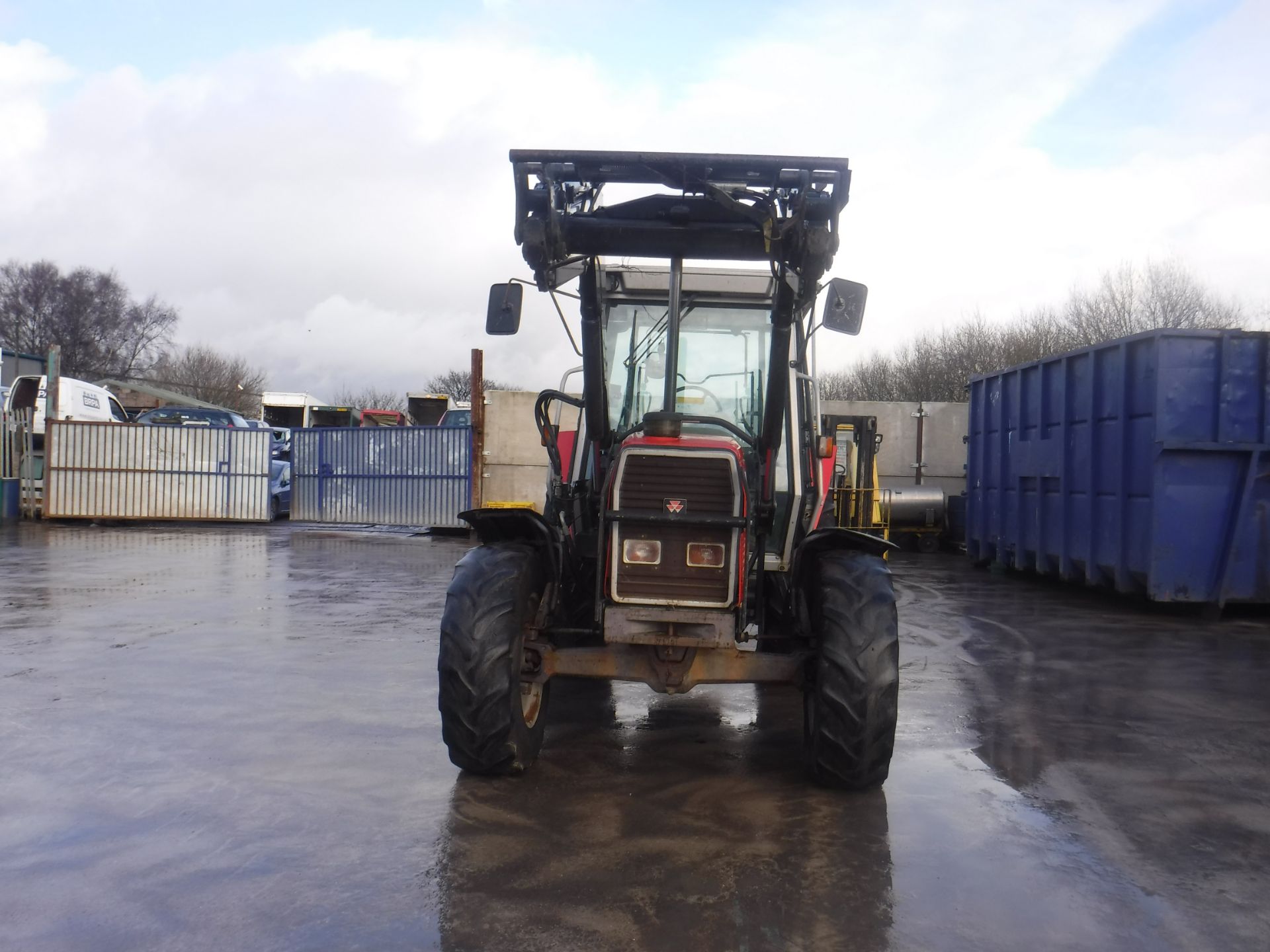 massey ferguson dynashift 3075 autotronic tractor 05515 miles very good runner - Image 2 of 5