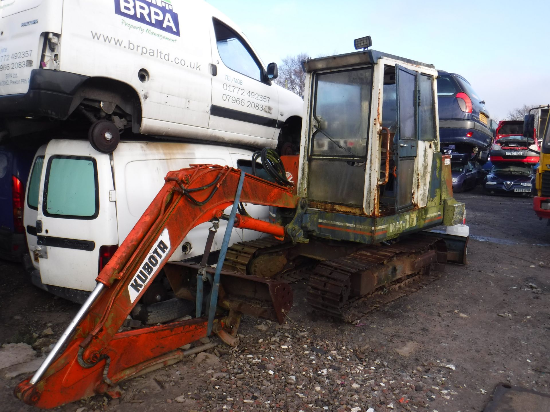 kubota mini digger on tracks no engine spares and repairs only - Image 2 of 3