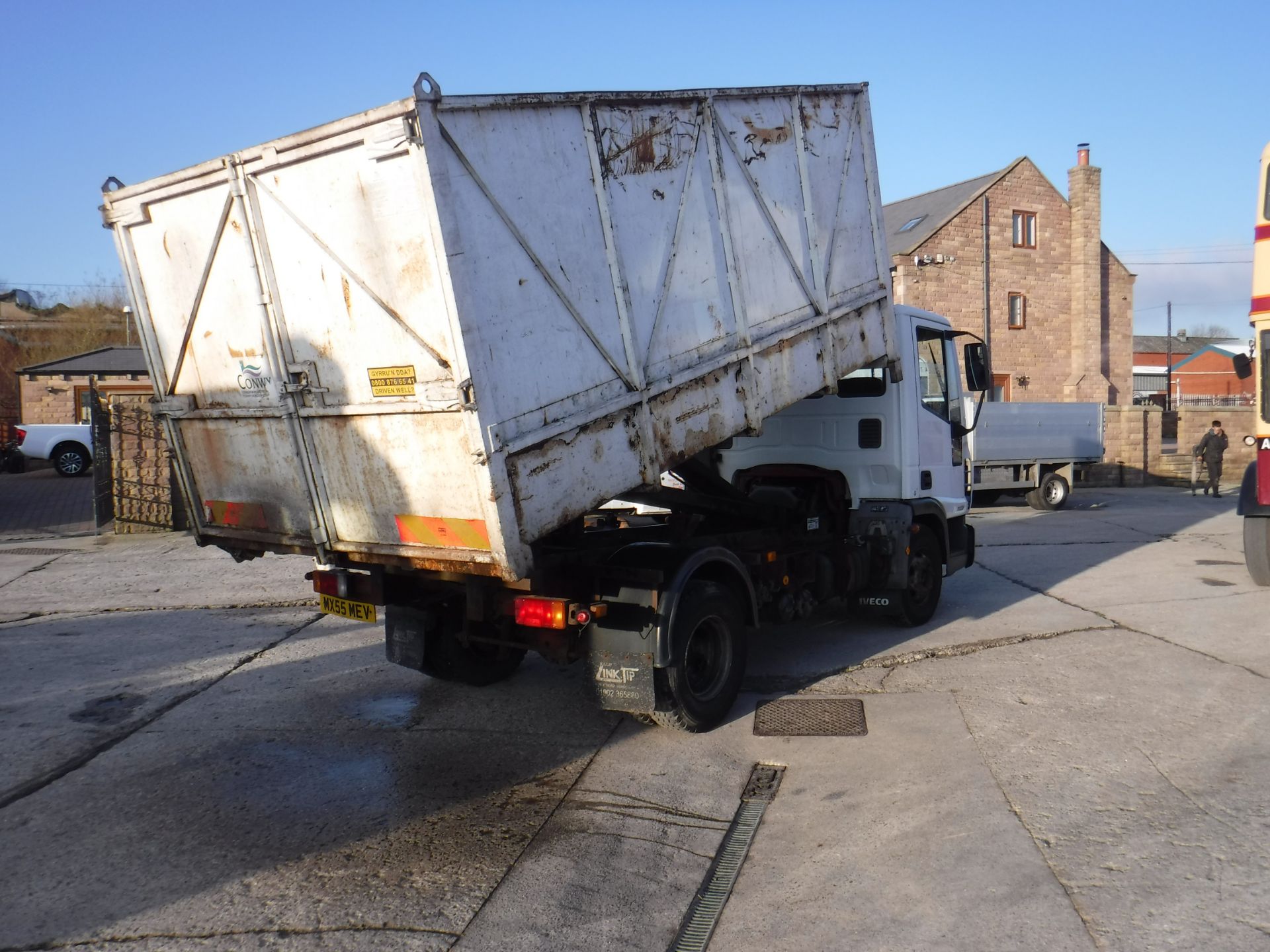 euro cargo 7500kg drive on car licence hooklift lorry 75e17 282550km very good runner - Image 6 of 7