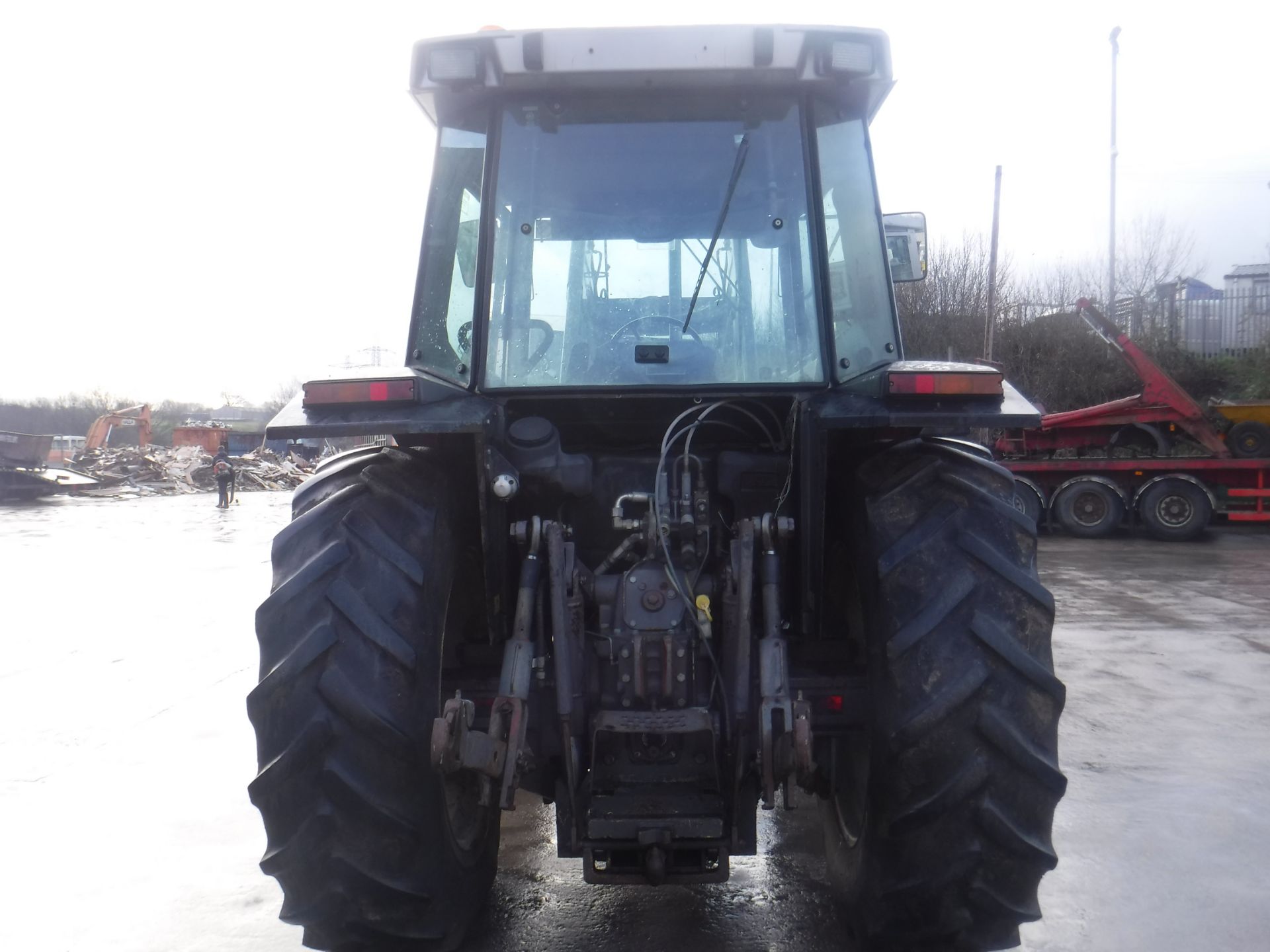 massey ferguson dynashift 3075 autotronic tractor 05515 miles very good runner - Image 4 of 5