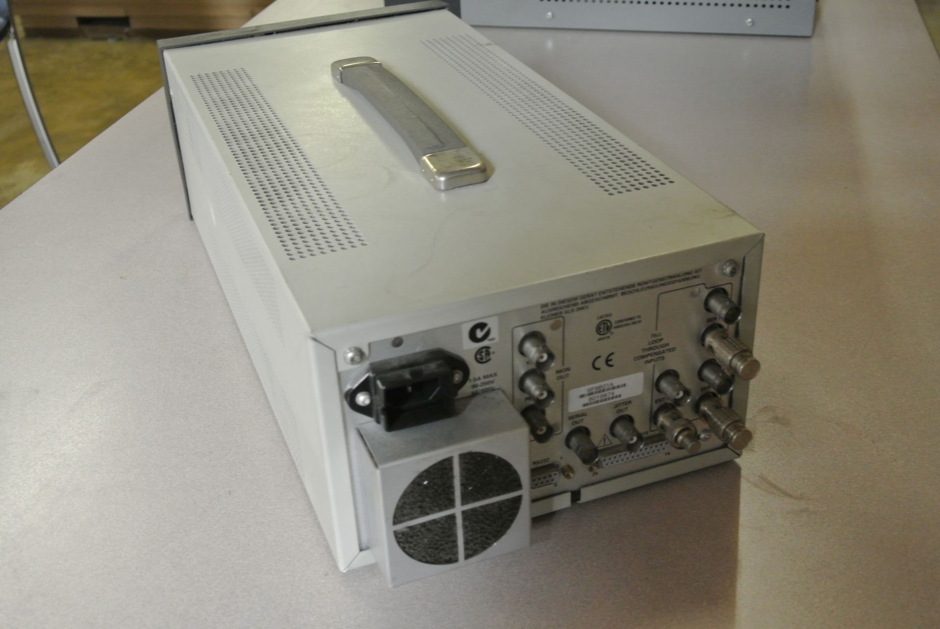 Tektronix WFM-601A SDI Measurement Waveform/Vectorscope Serial Component Monitor - Image 2 of 4