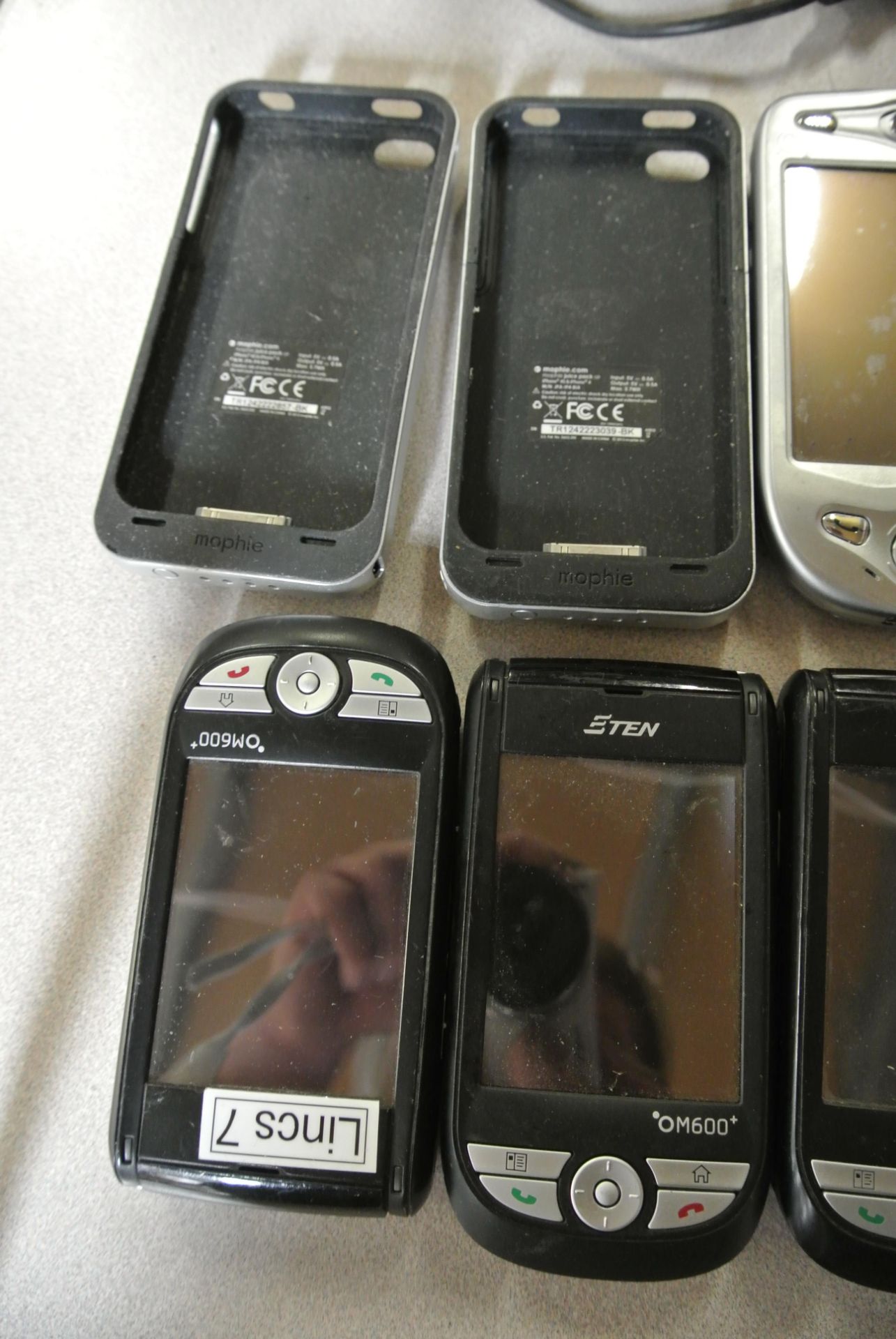 Large lot of multiple mobile phones and accessories, including - 1 x ETEN Pocket PC + 5 x ETEN OM600 - Image 7 of 7