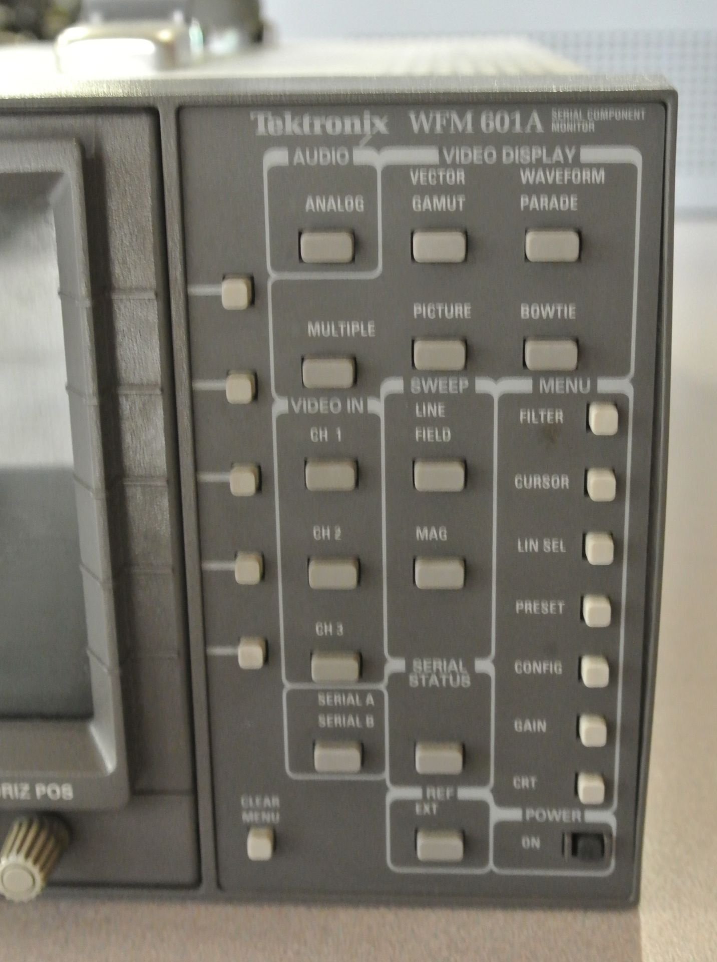 Tektronix WFM-601A SDI Measurement Waveform/Vectorscope Serial Component Monitor - Image 4 of 4