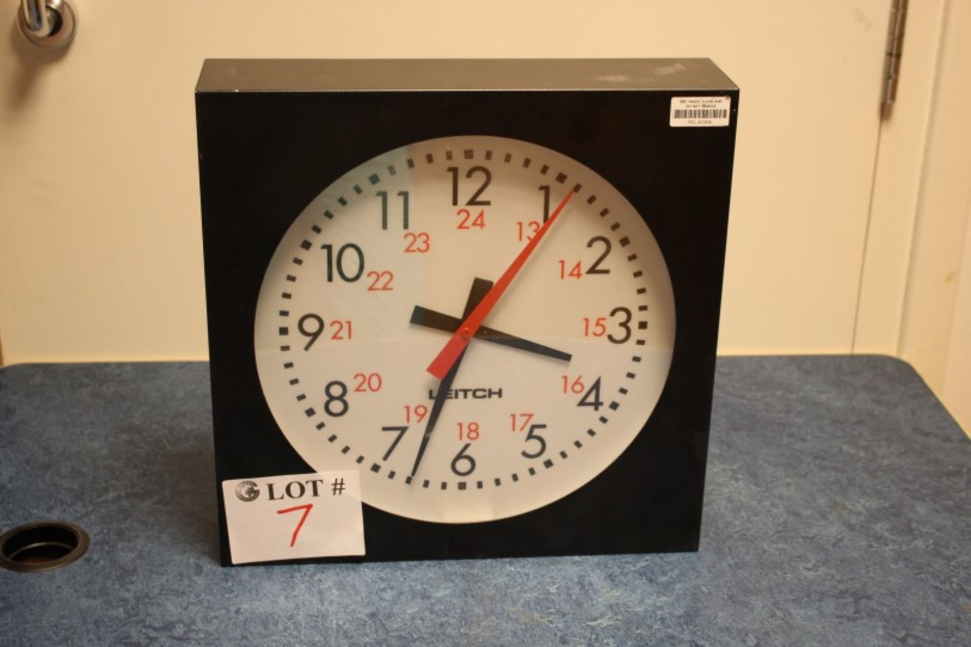 LEITCH SLAVE ADC-5112-L 230VAC Studio Clock