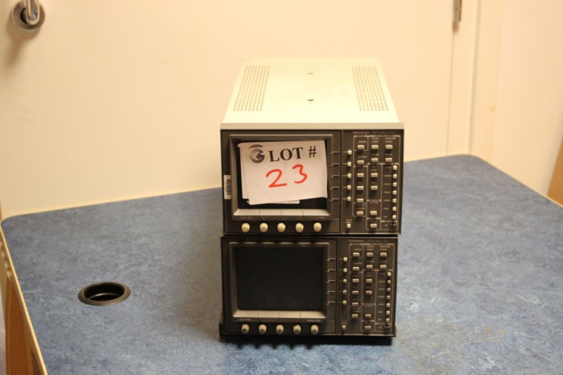 2 x Tektronix WFM-601A SDI Measurement Waveform/Vectorscope Serial Component Monitor
