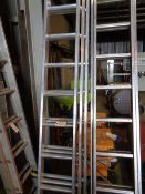 Aluminium triple extending ladder