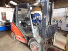 Linde Model H25D Forklift truck 2.5ton diesel with side shift serial no: H2X392P01255, year 2003