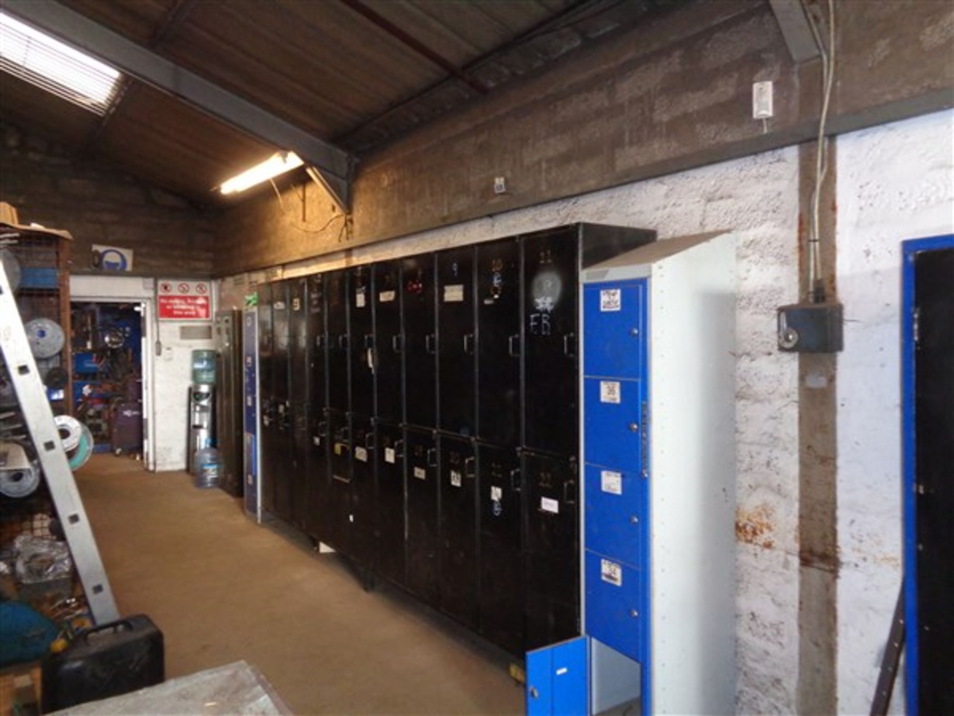 Metal Lockers and locker unit - Image 2 of 2