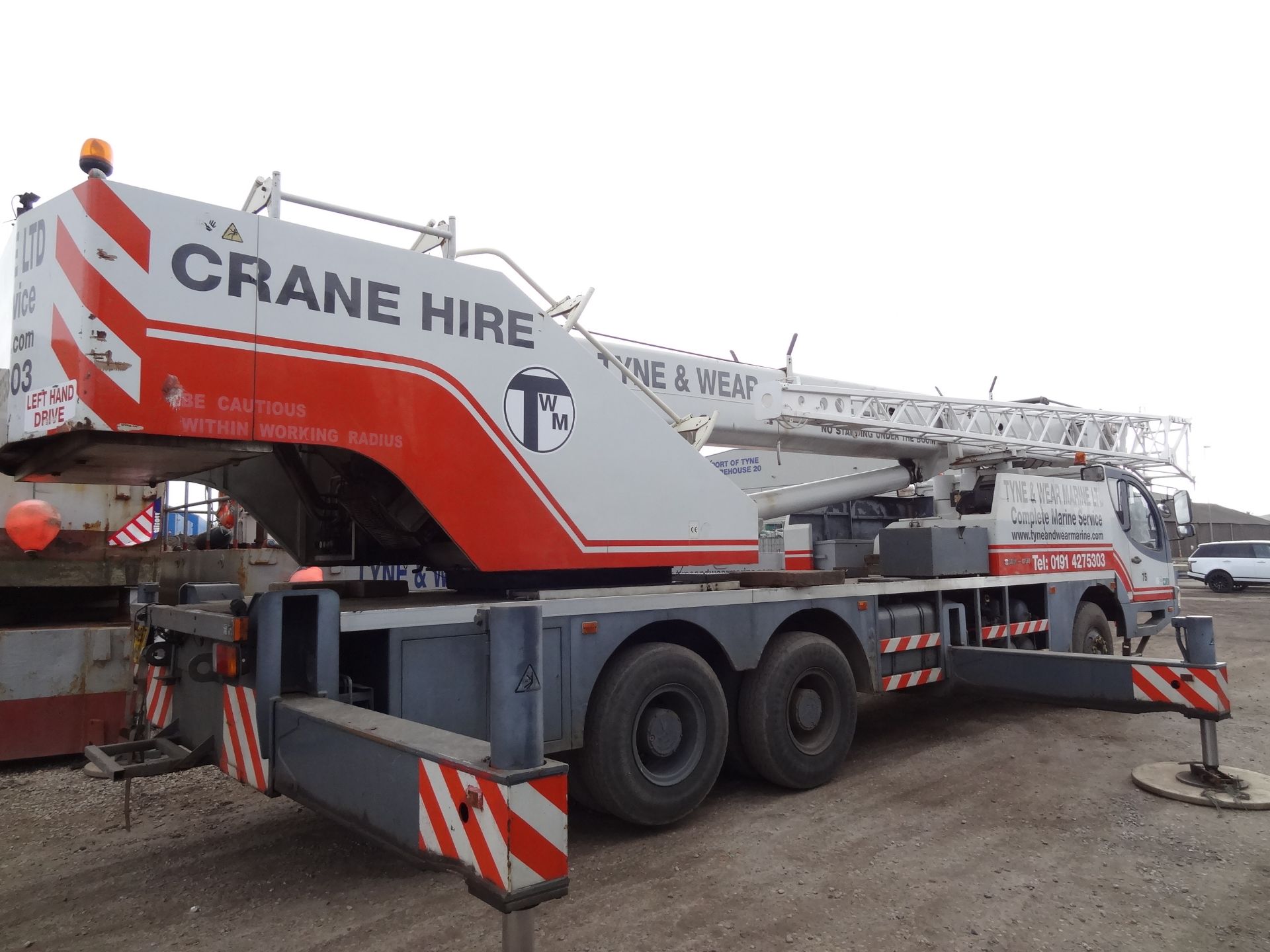 Zoomlion QY30 truck mounted 32 ton crane, new ropes fitted July 2016, 2 Blocks, registration No - Image 2 of 10