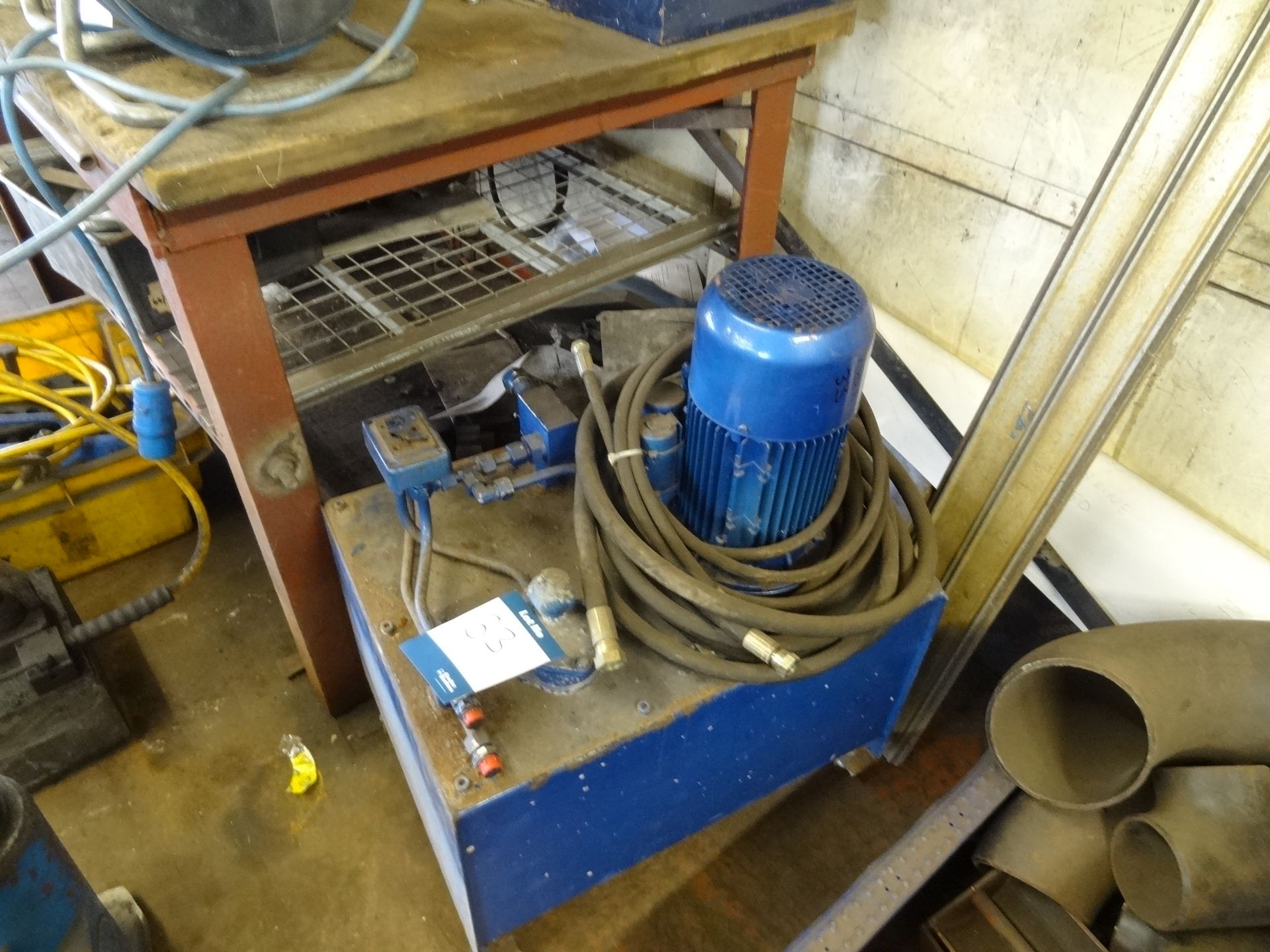 Mobile hydraulic power pack, 2.2Kw, 415v (Lift out charge £5 plus VAT) - Image 2 of 2