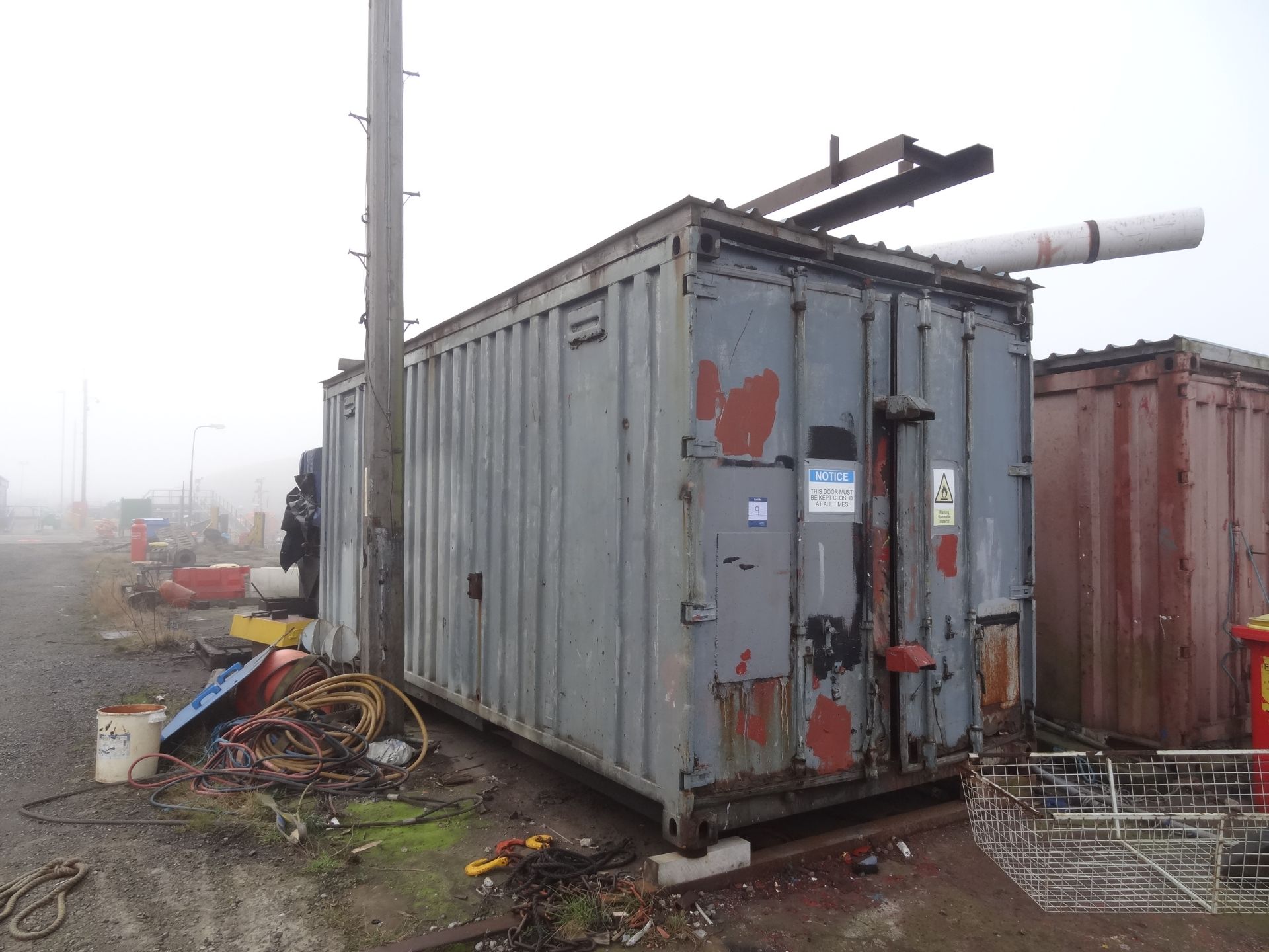 20' steel security container (Lift out charge œ50 plus VAT)