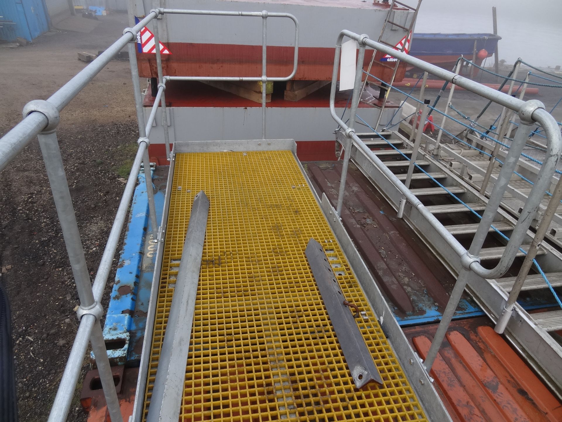 Tyne Gangways 16m aluminium walkway, max capacity 33 persons (2475Kg) with 5000mm x 1200mm - Image 4 of 5