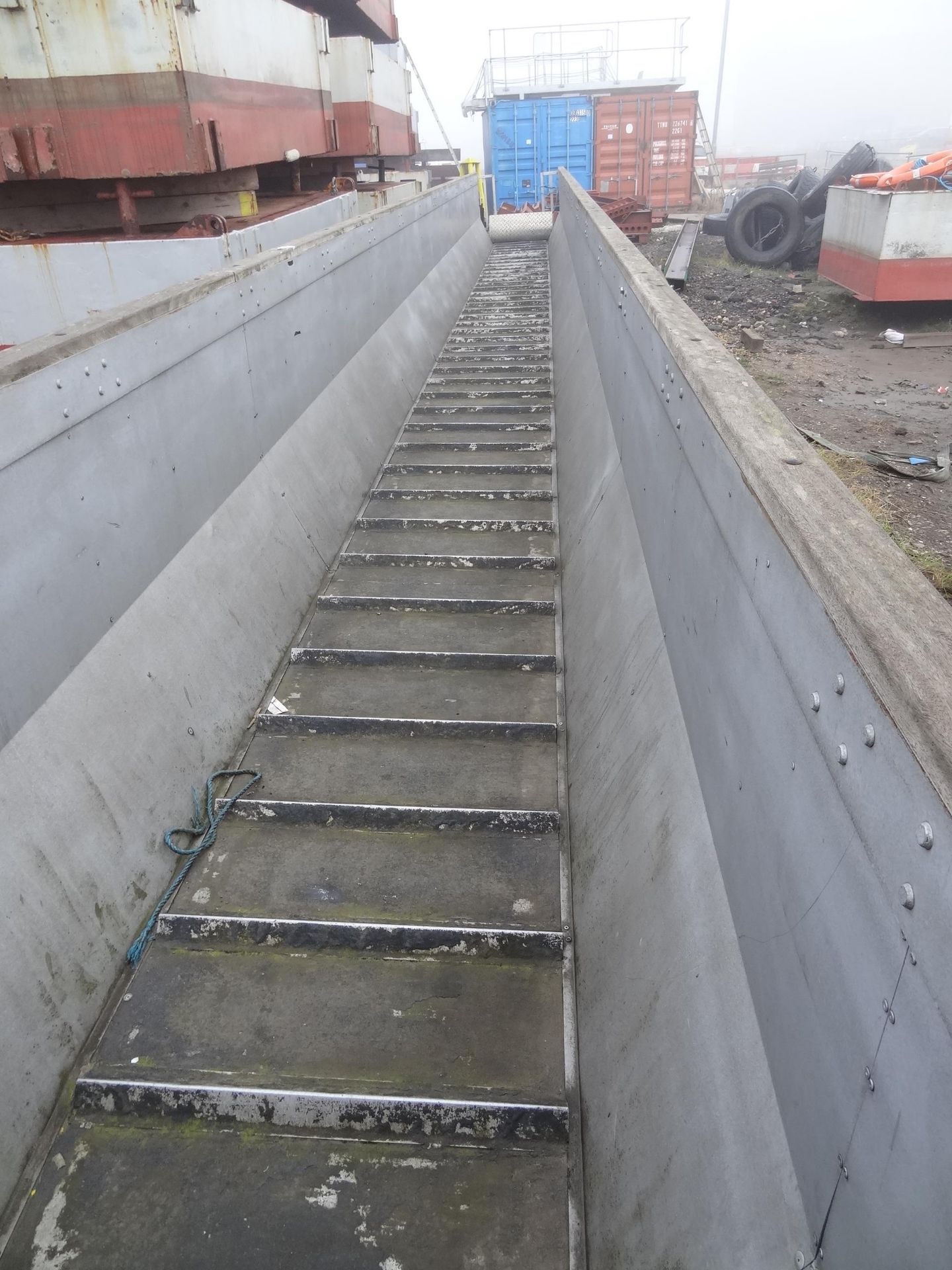 Tyne Gangways 16m aluminium walkway, max capacity 33 persons (2475Kg) with 5000mm x 1200mm - Image 3 of 5