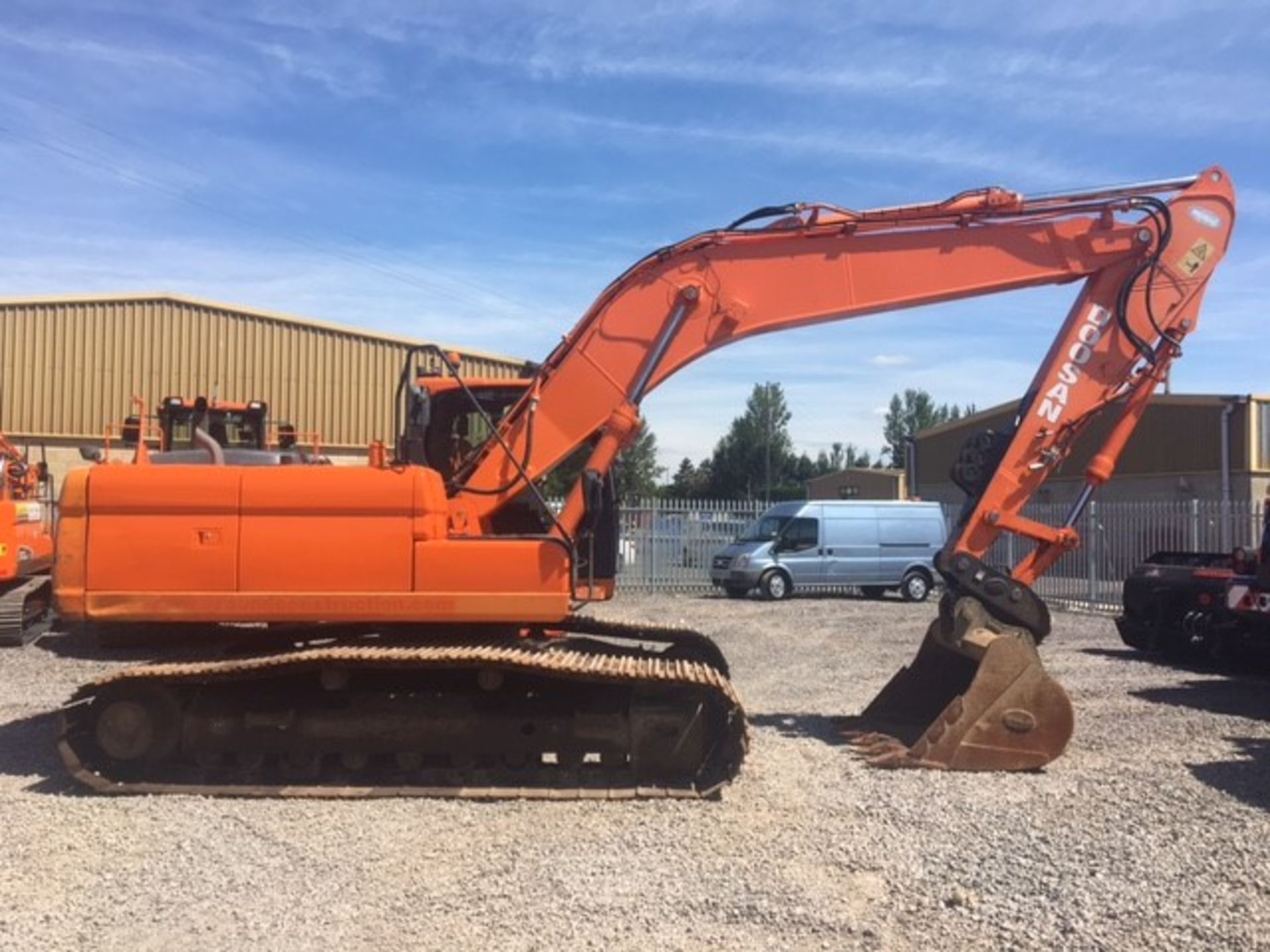 2012 Doosan DX225LC steel tracked crawler excavato - Image 2 of 21