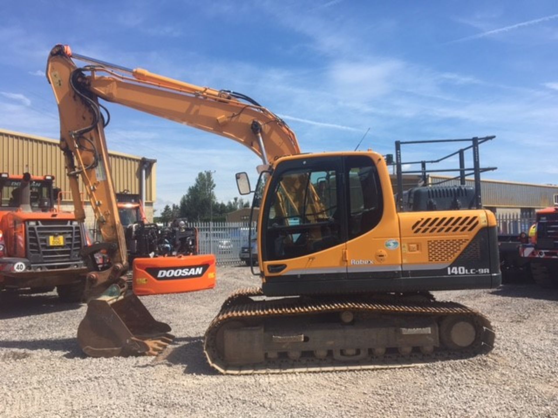 2015 Hyundai Robex 140LC-9A steel tracked crawler