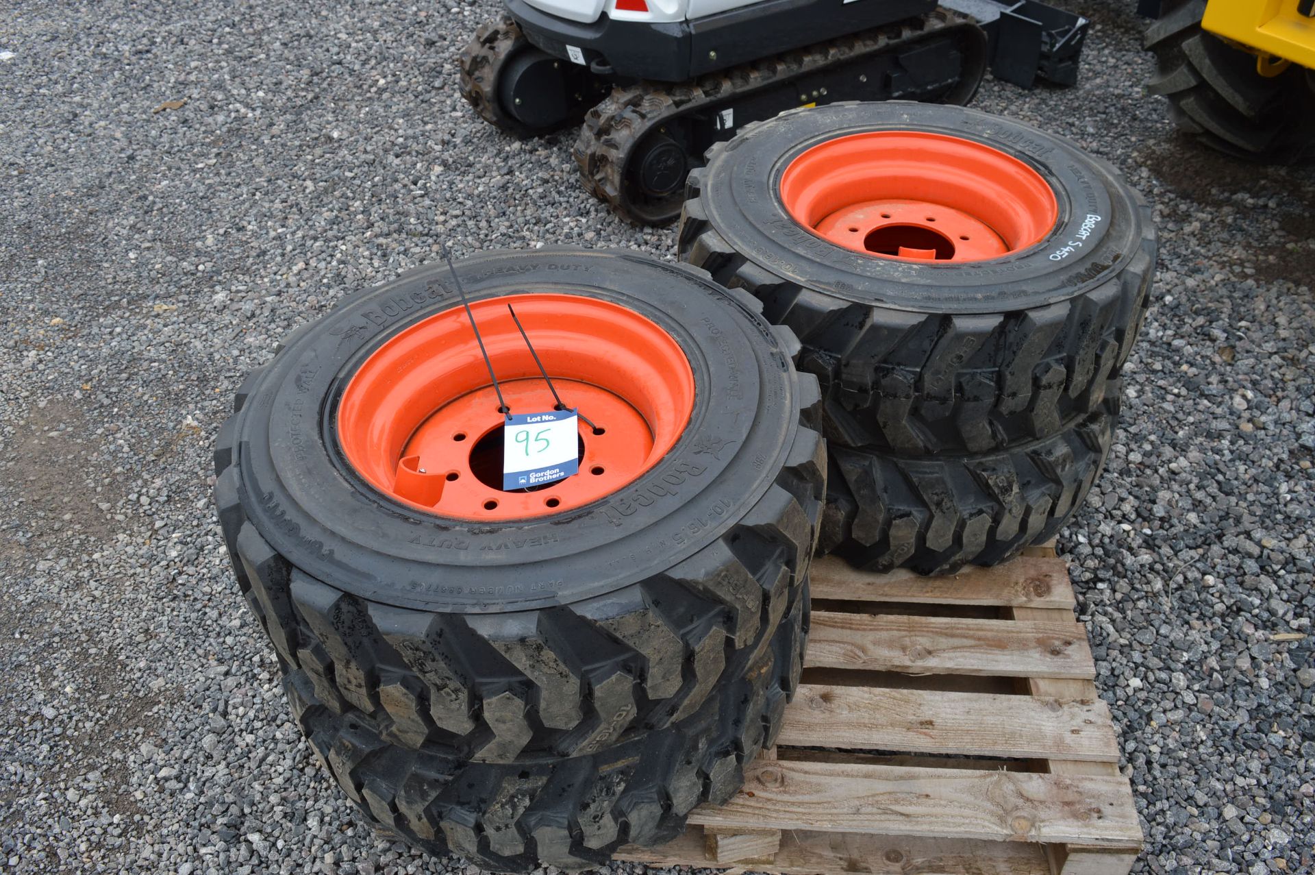 4 x Bobcat S450 skid steer heavy duty wheel rims a