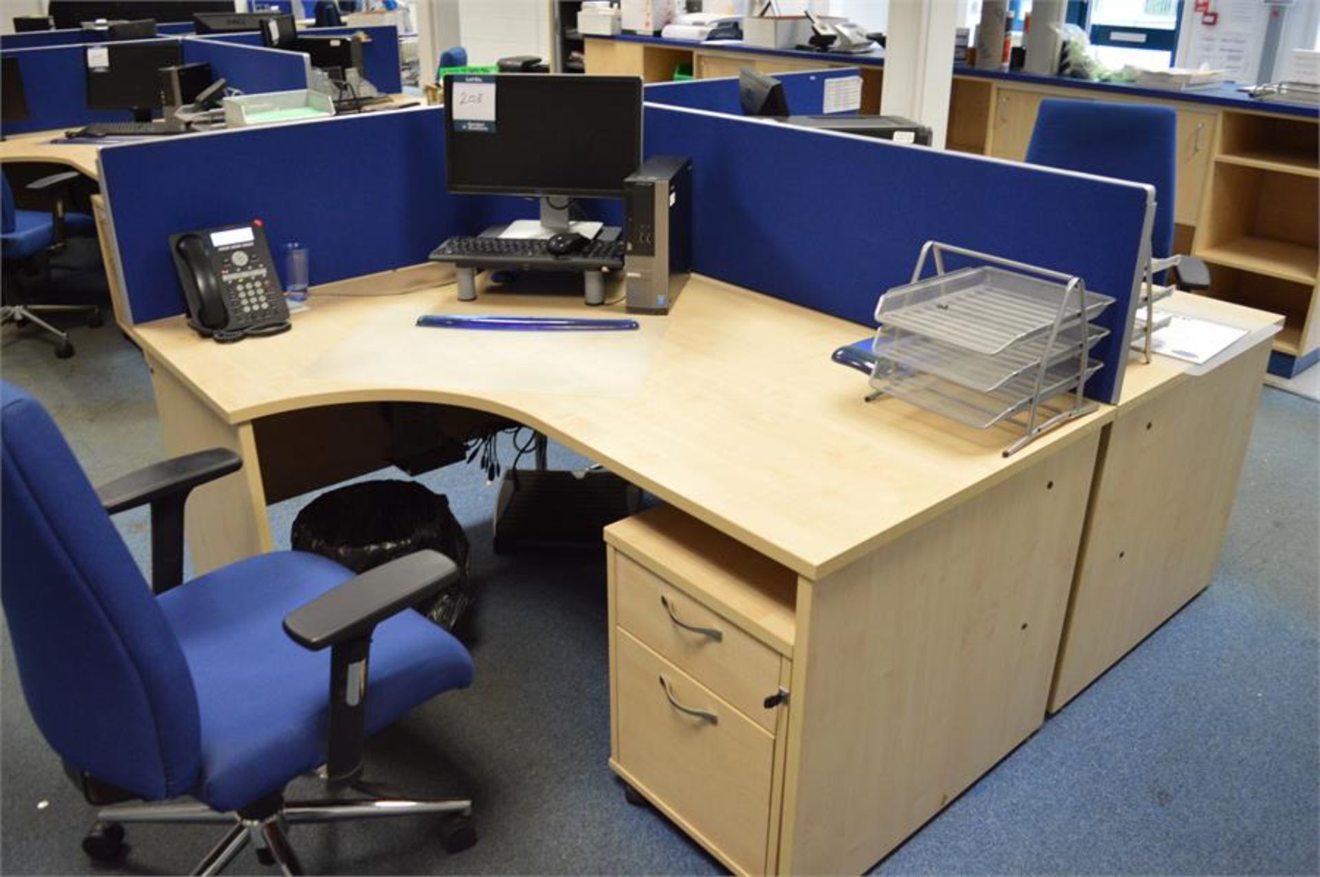 2-Pod workstation to include: 2 x curved desks; 2 x 2 drawer pedestals; 2 x cloth upholstered swivel - Image 2 of 2