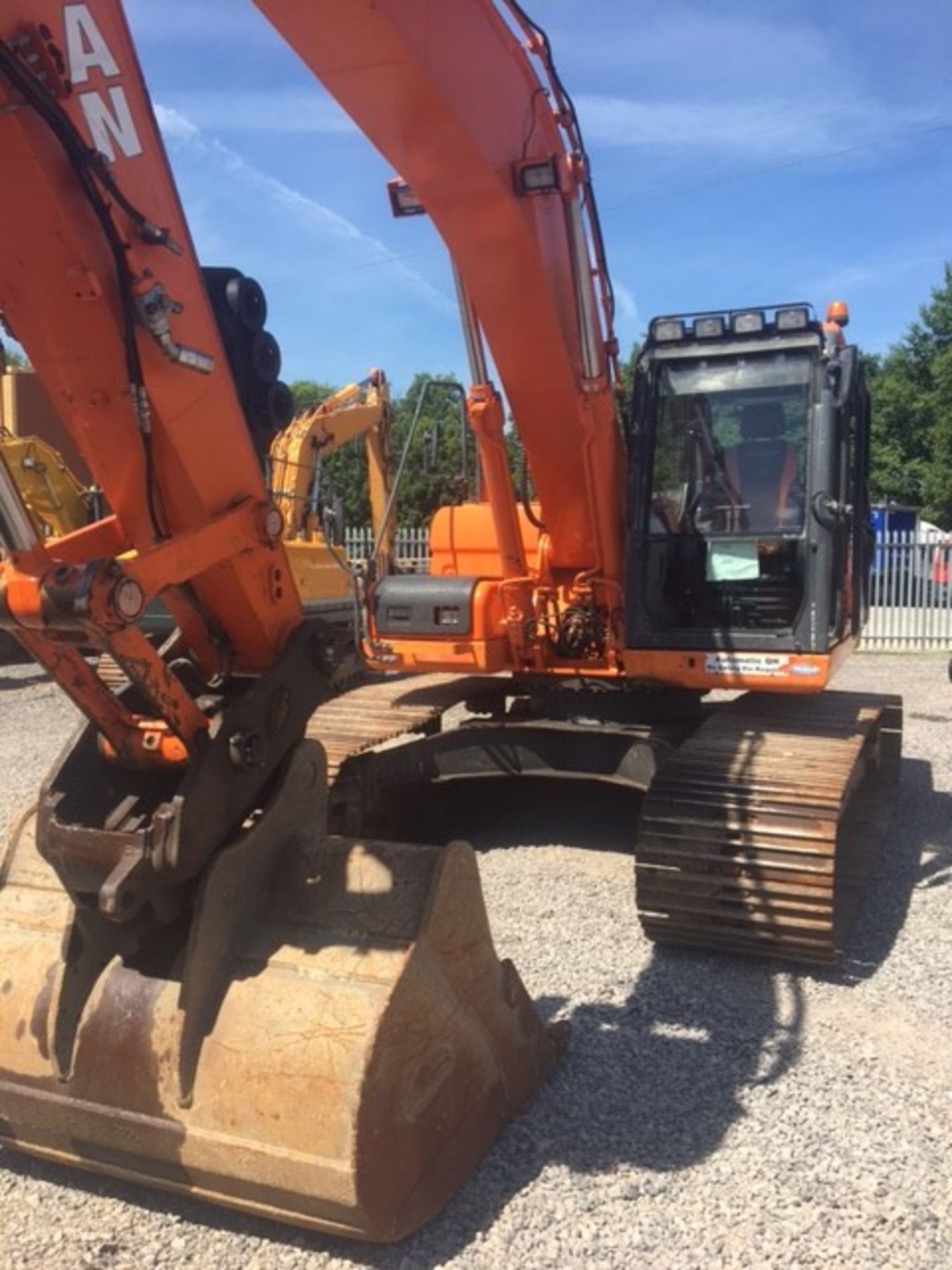 2012 Doosan DX225LC steel tracked crawler excavato - Image 4 of 21