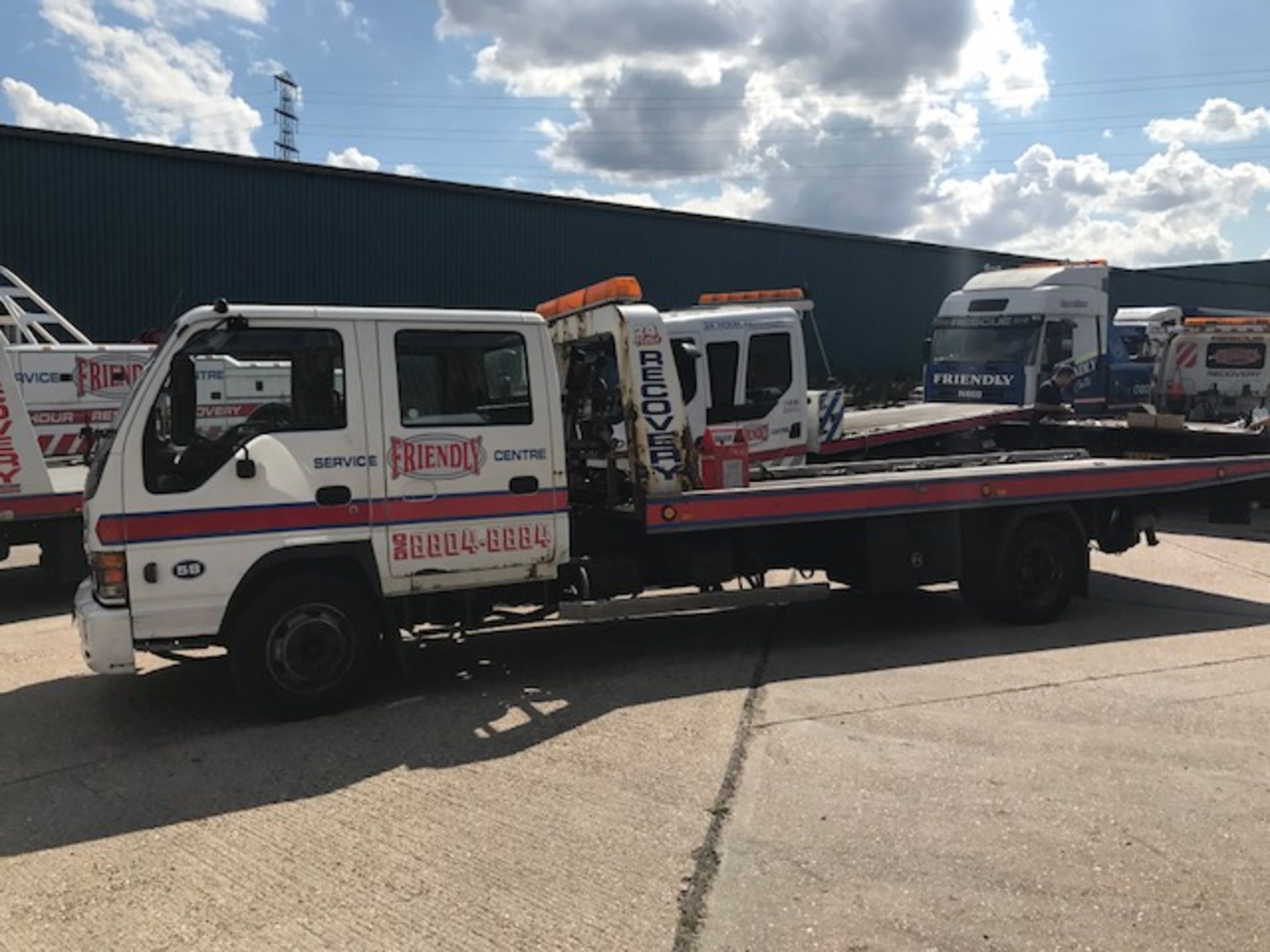 2005 Isuzu NQR 70 crew cab tilt and slide breakdown recovery vehicle complete with winch and built - Image 4 of 17