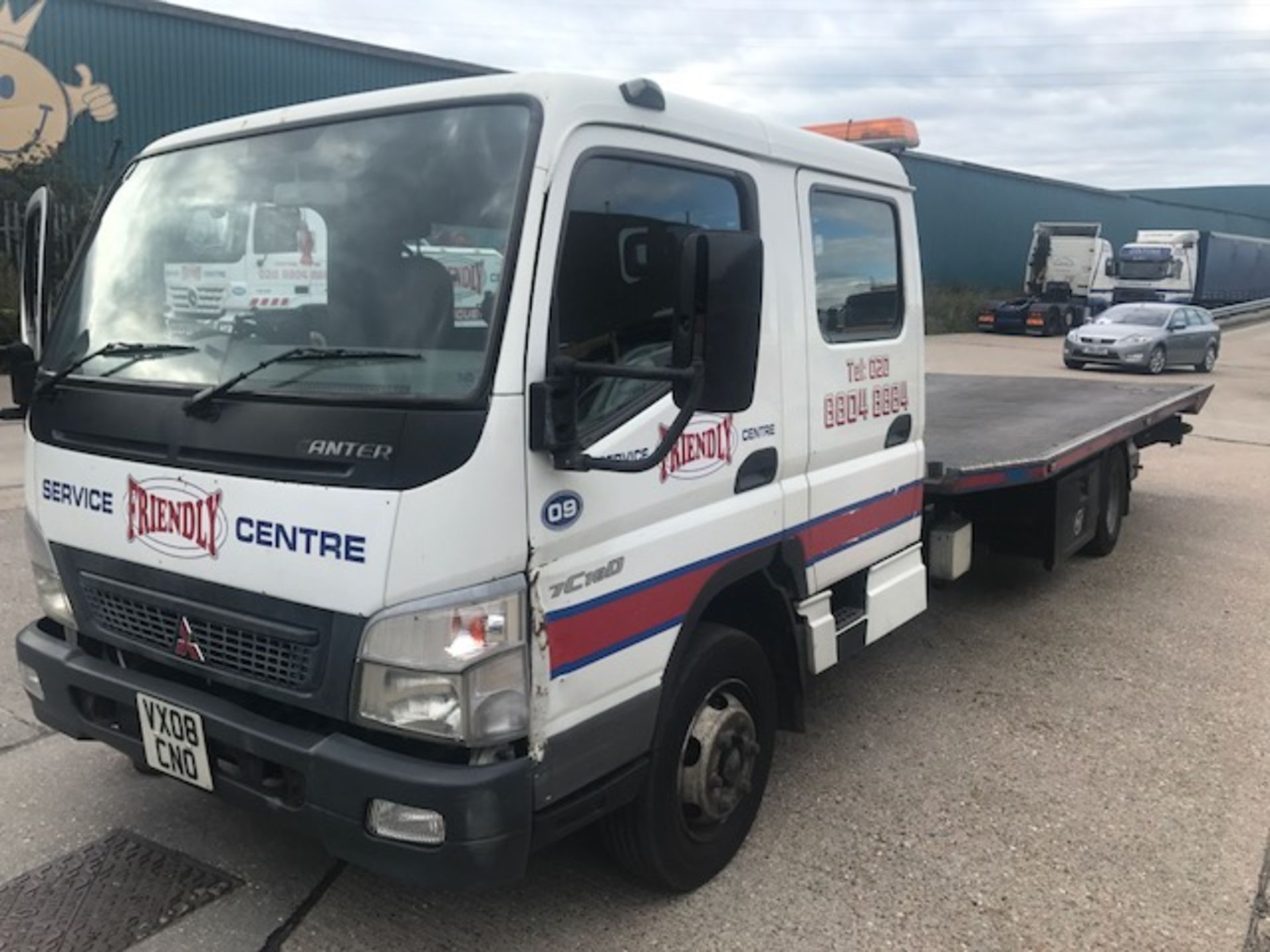 2008 Mitsubishi 7C18D 7.5T breakdown flatbed crew cab recovering vehicle complete with spec lift, - Image 3 of 13