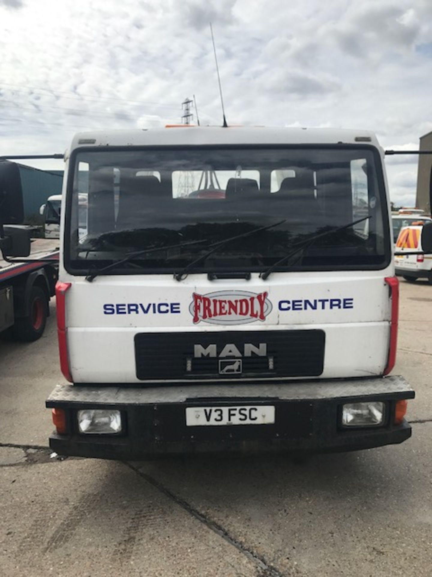 2000 Man L2000 7.5T crew cab complete with built in Garmin satnav, Vehicle converted by Whiteacrews, - Image 3 of 18