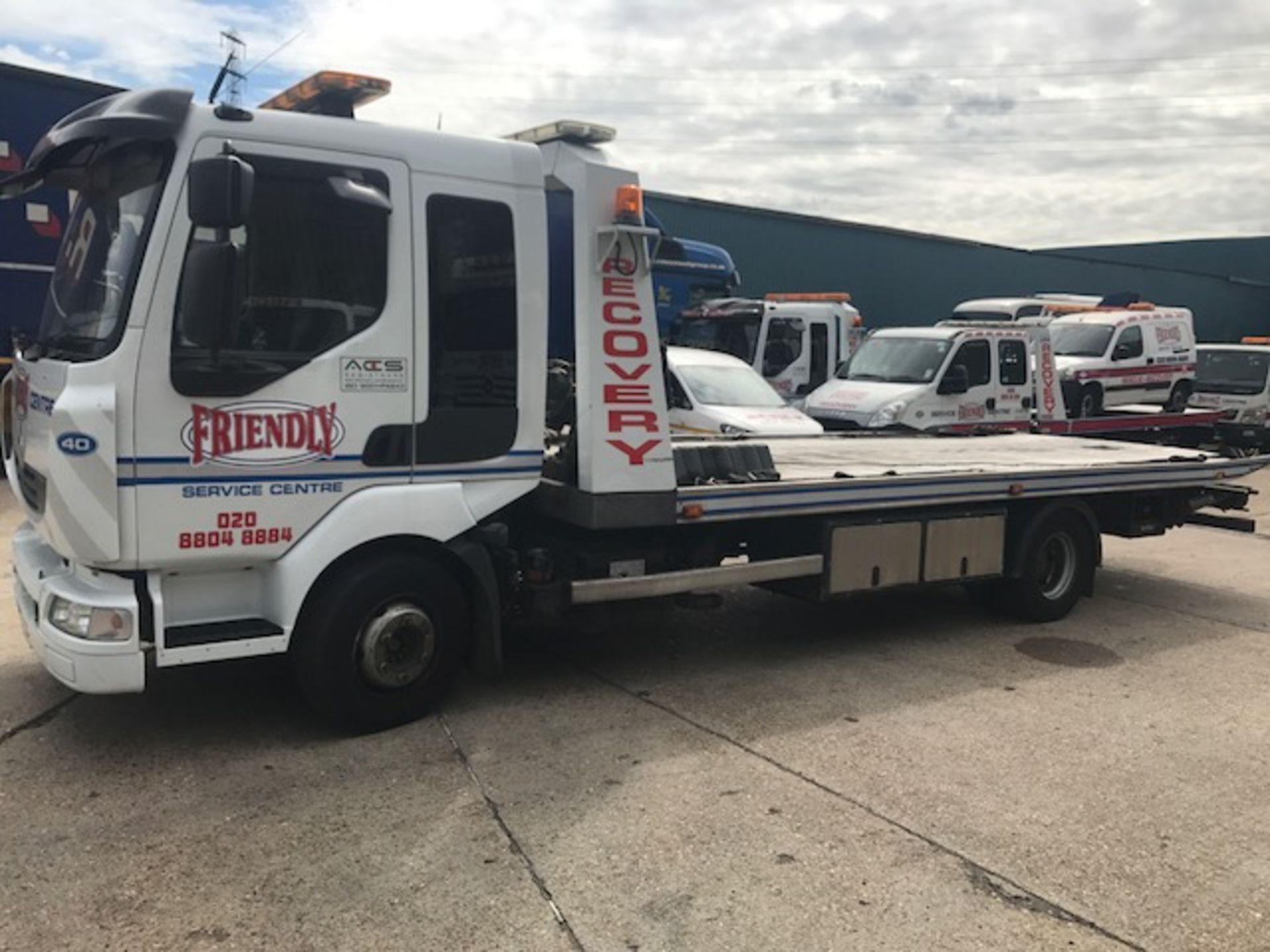 2007 Renault Midlum 10T day cab breakdown recovery vehicle complete with built in Garmin satnav with - Image 4 of 15