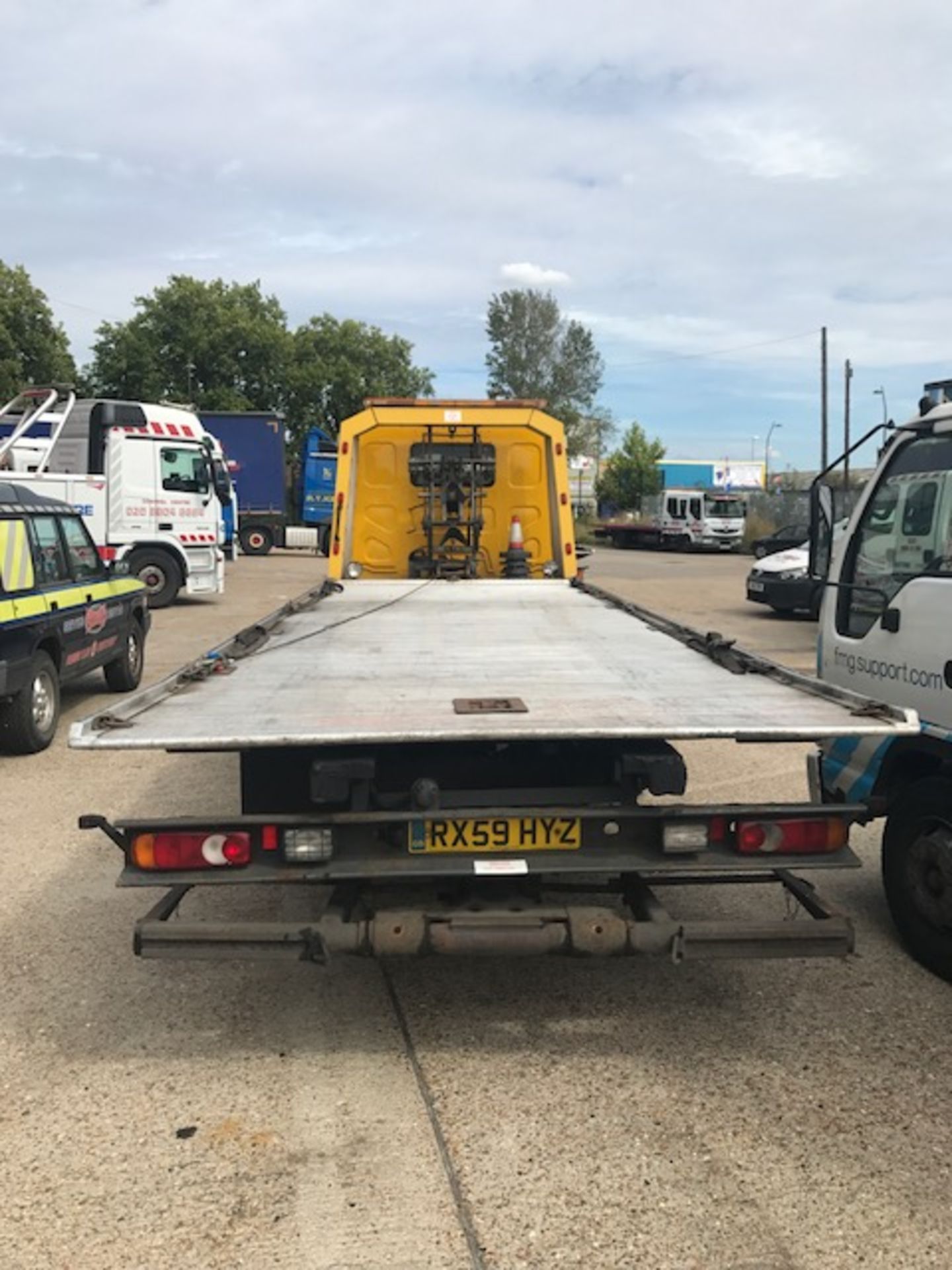 2010 Renault Midlum 220 DXI 12T crew cab complete with spec lift, J&J Conversions body and winch Bed - Image 5 of 13