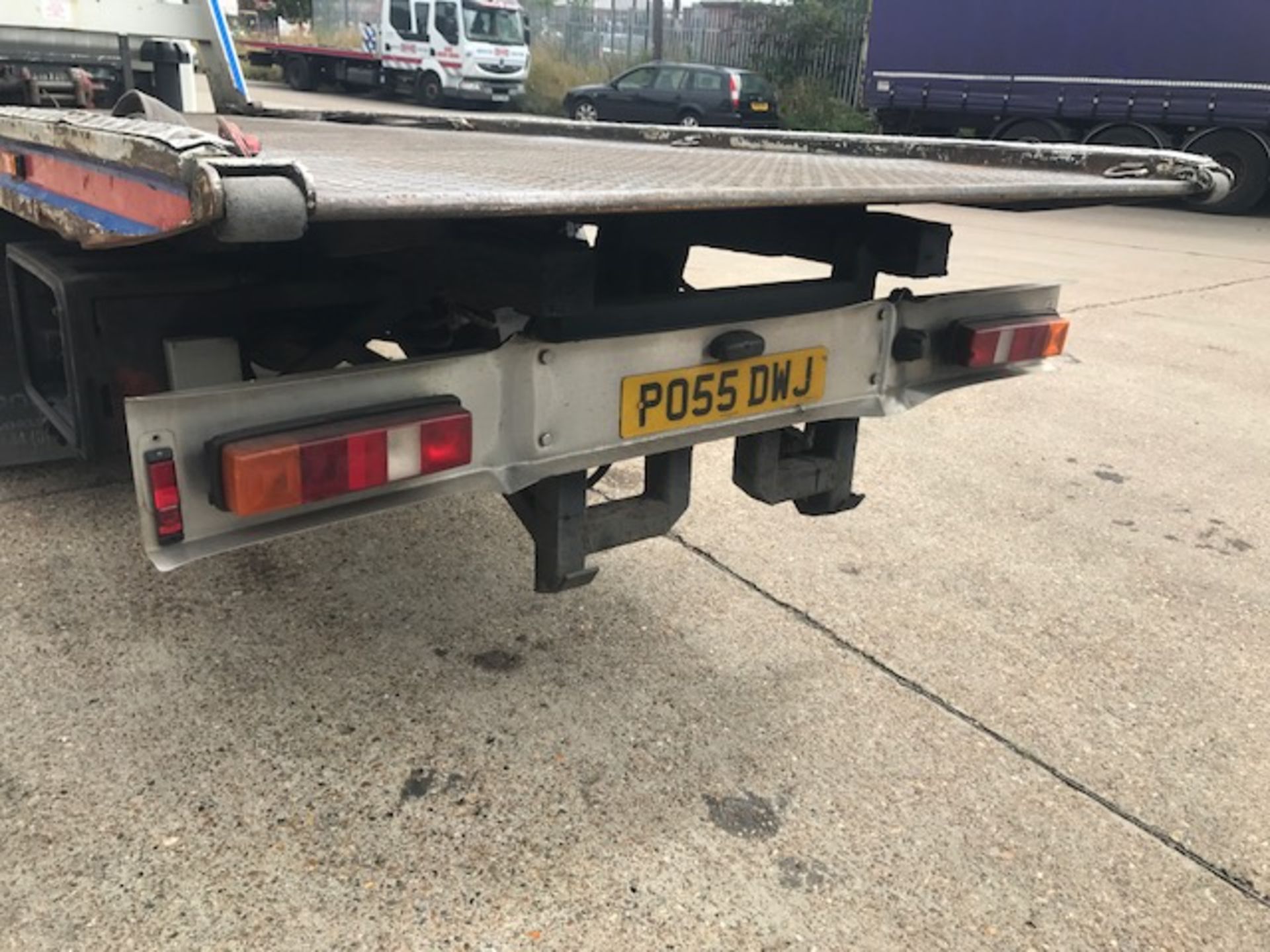 2005 Isuzu NQR 70 7.5T breakdown recovery vehicle compleat with powertec body with winch and - Image 8 of 11