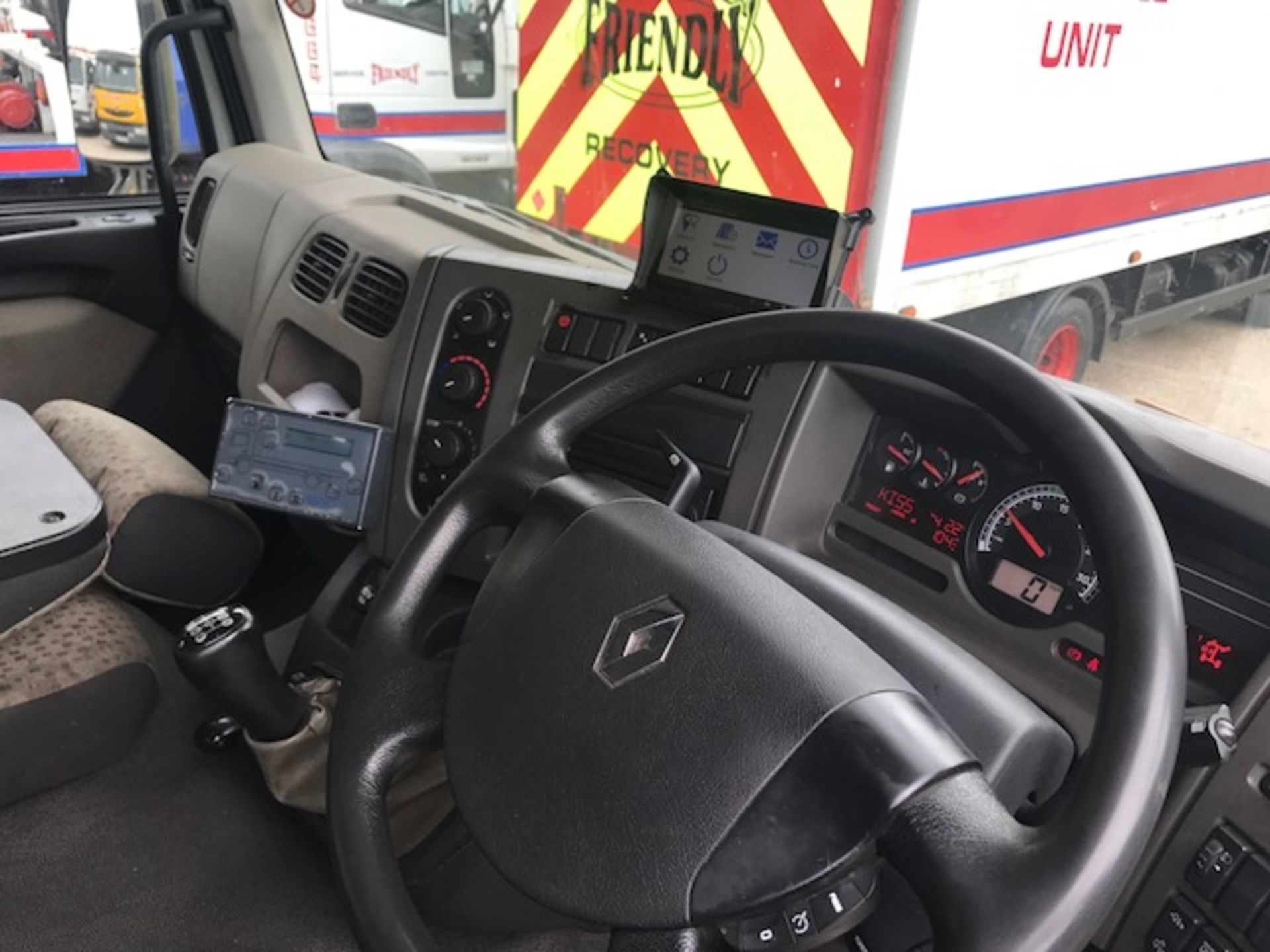 2013 Renault Midlum 270 DXI 16T crew cab tilt and slide breakdown recovery vehiclecomplete with - Image 12 of 18