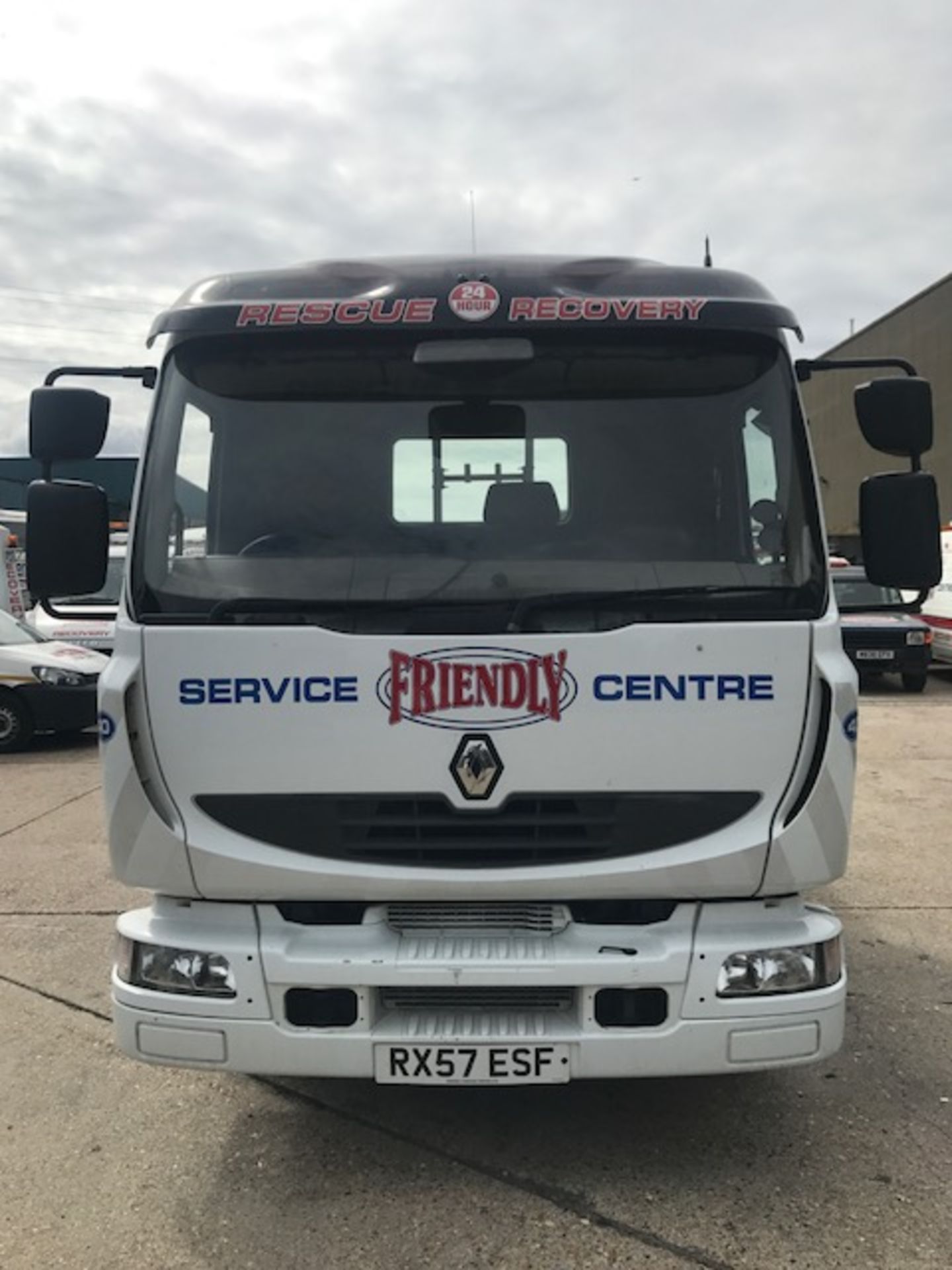 2007 Renault Midlum 10T day cab breakdown recovery vehicle complete with built in Garmin satnav with - Image 3 of 15