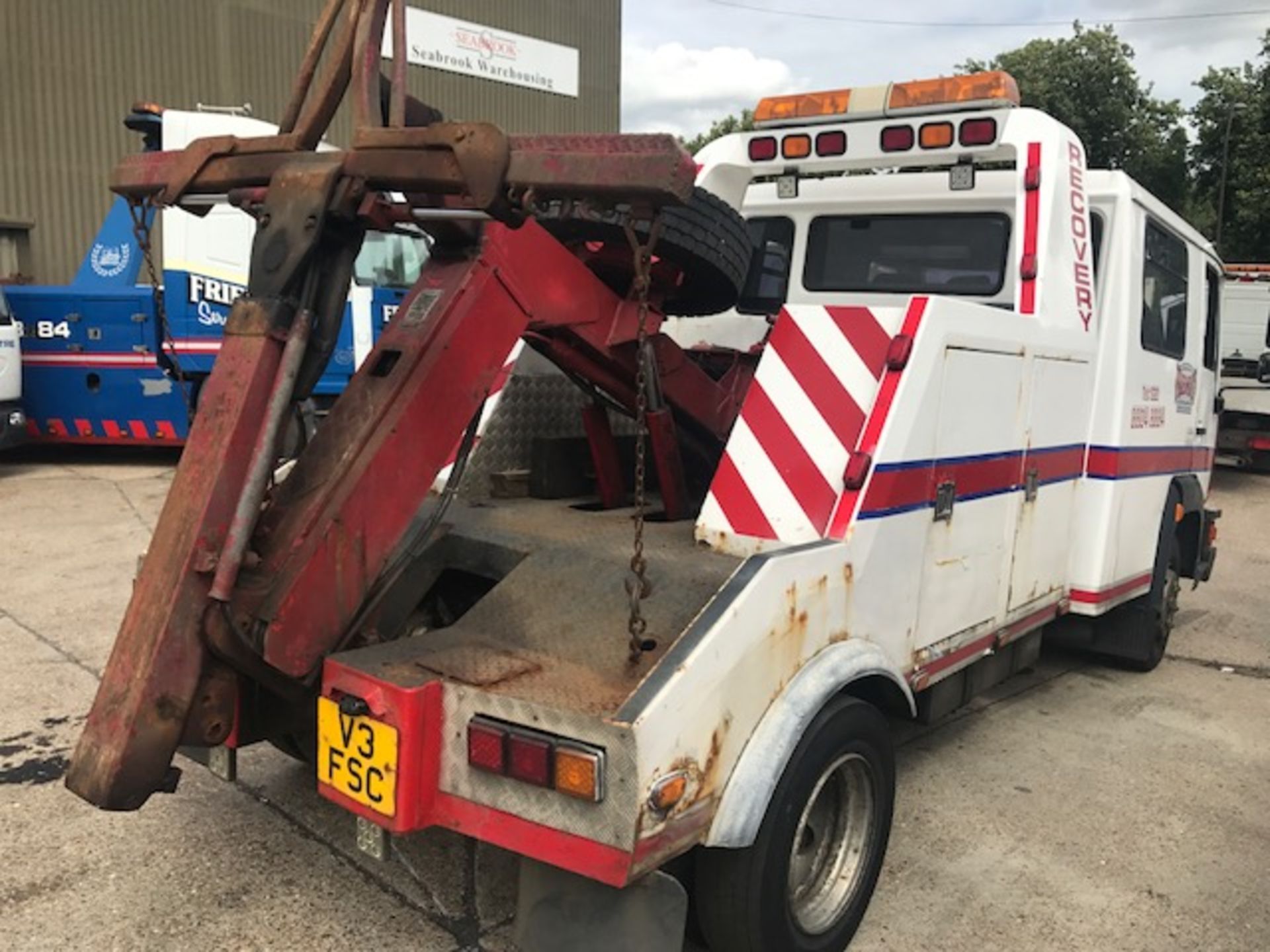 2000 Man L2000 7.5T crew cab complete with built in Garmin satnav, Vehicle converted by Whiteacrews, - Image 8 of 18