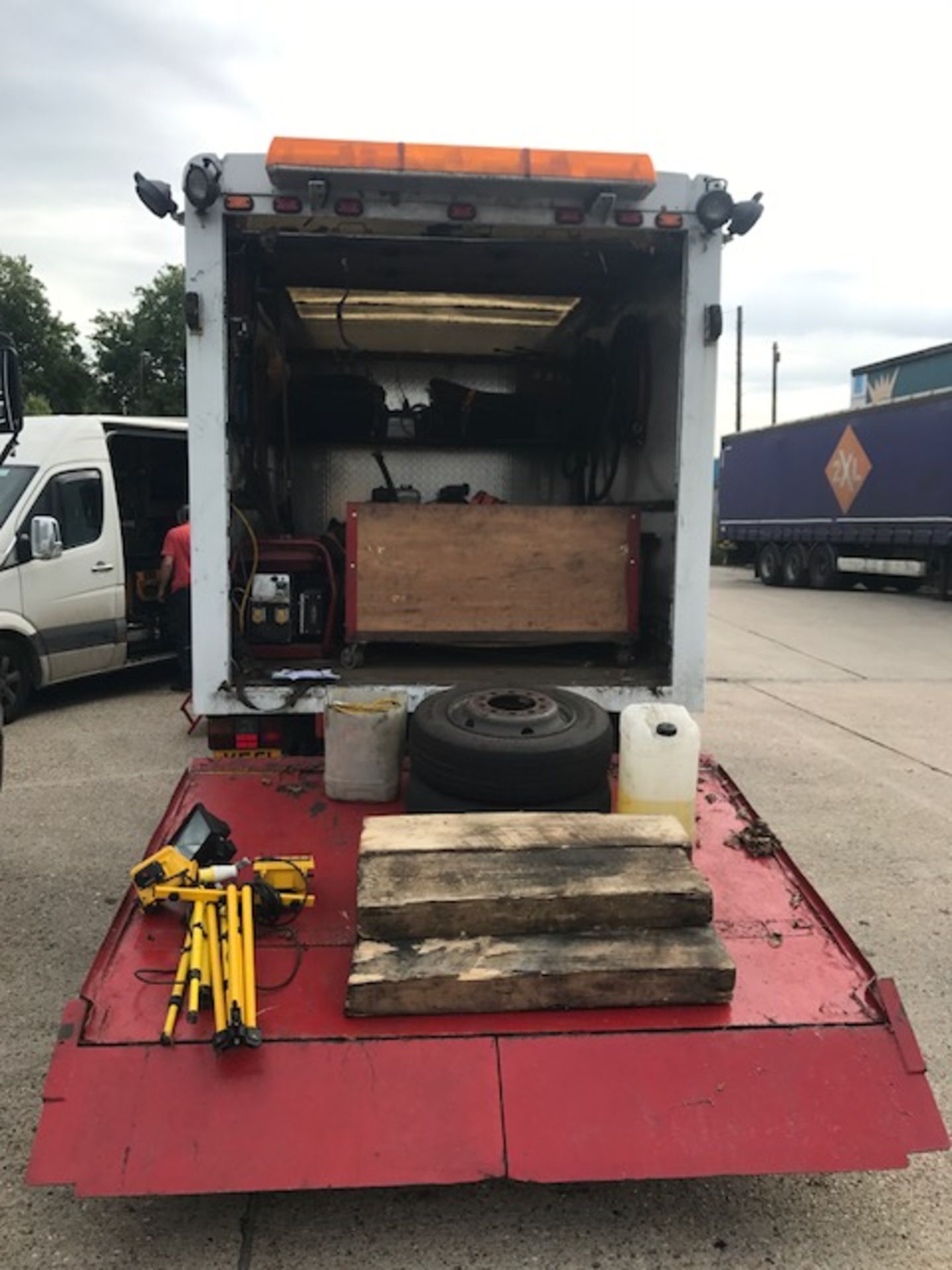 2002 Iveco Tertor 75E17 7.4T Emergency Response rollover unit complete with tail lift and - Image 13 of 26