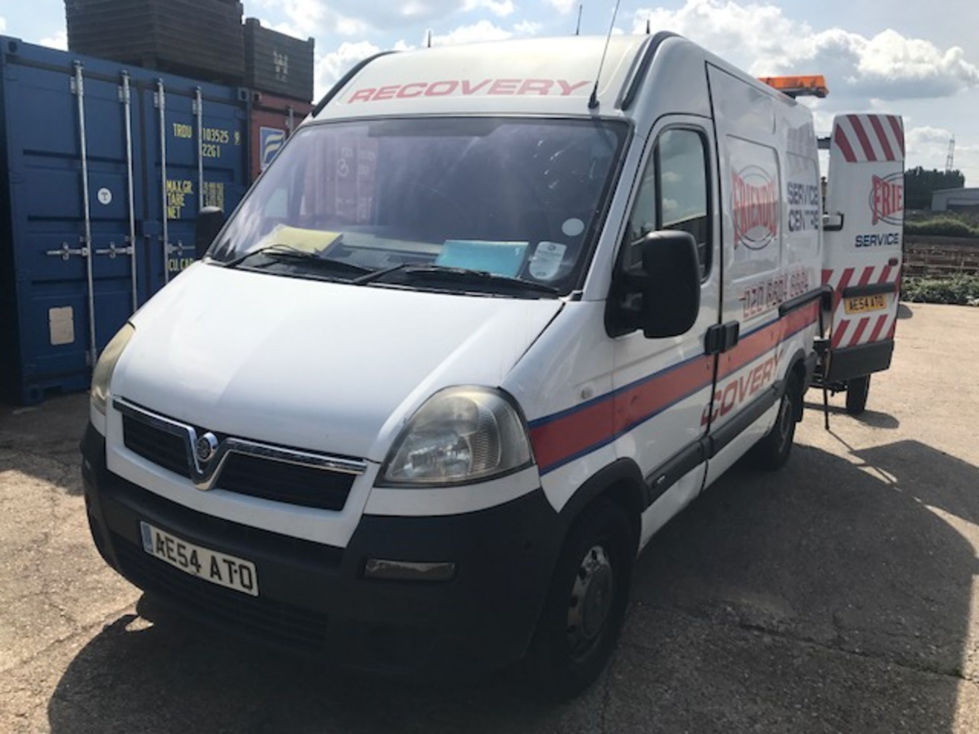 2004 Vauxhall Movano DTi 3500 SWB panel van complete with unnamed towing dolly and tool chest with - Image 2 of 17