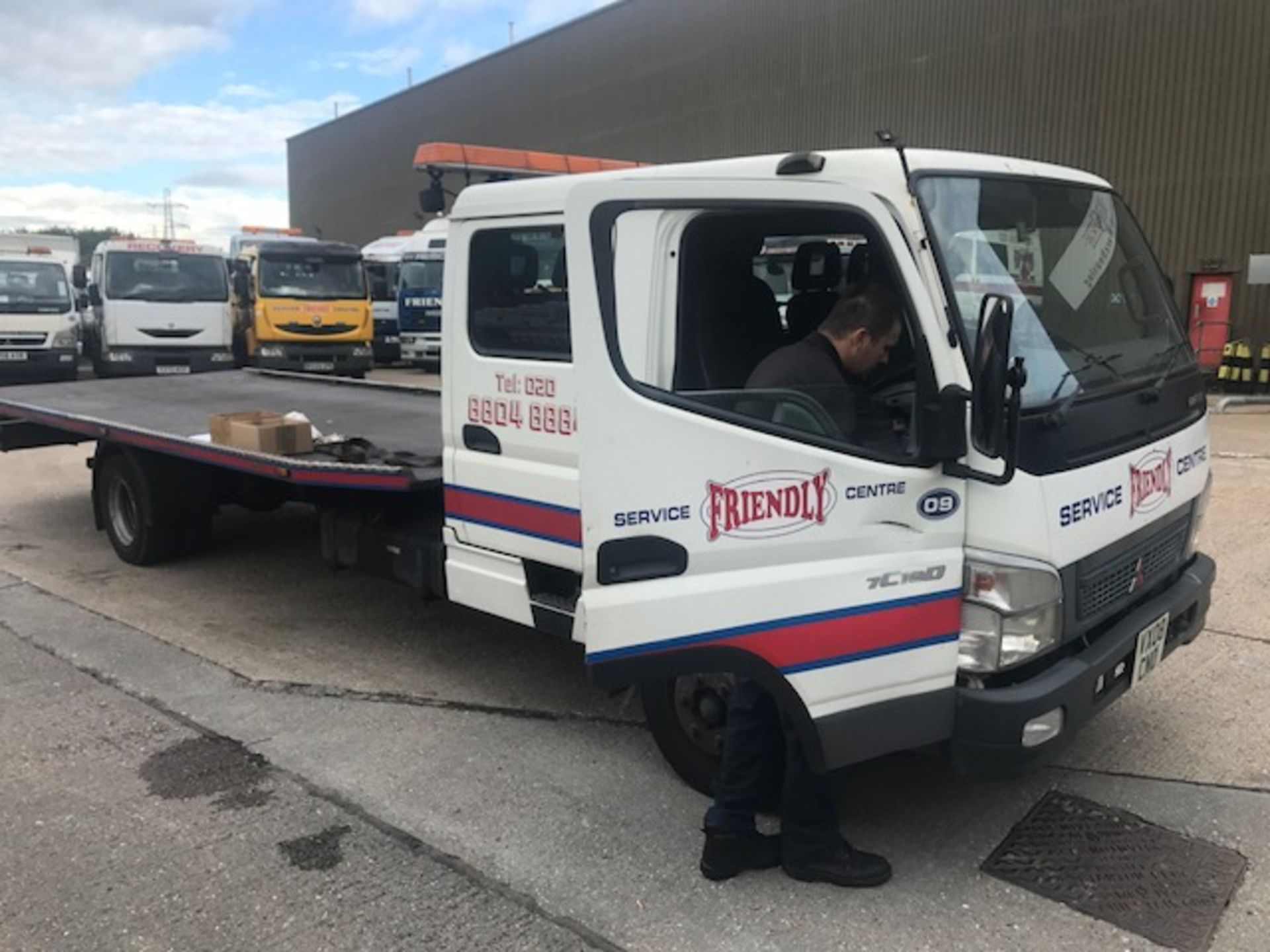 2008 Mitsubishi 7C18D 7.5T breakdown flatbed crew cab recovering vehicle complete with spec lift,