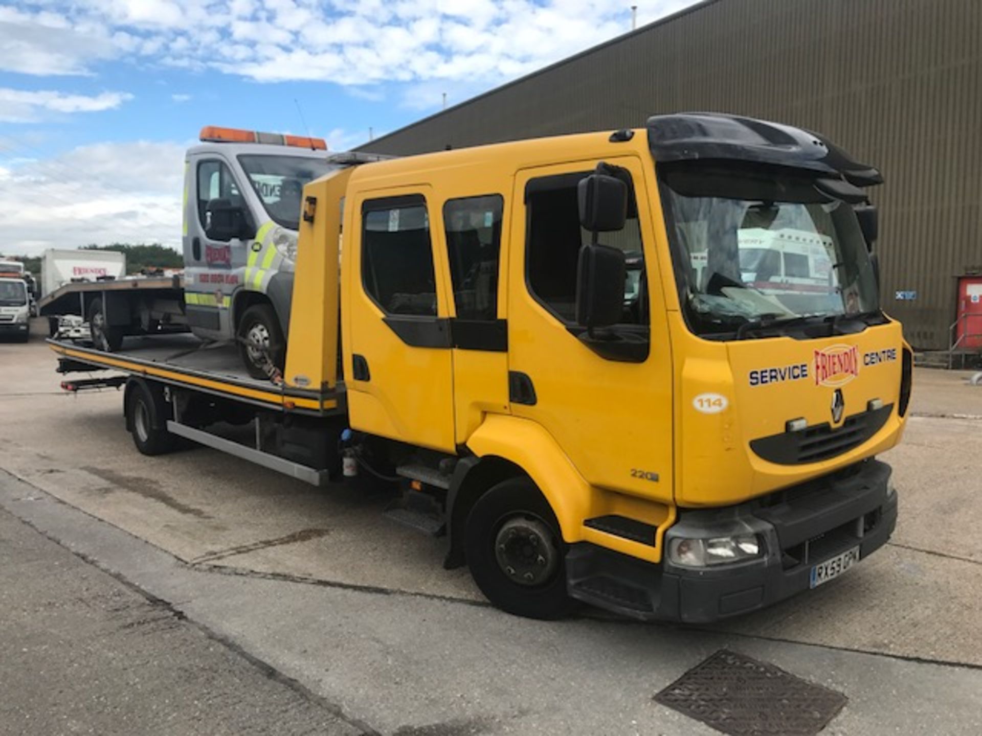 2010 Renault Midlum 220DXI 12t crew cab tilt and slide breakdown recovery vehicle with spec. lift,